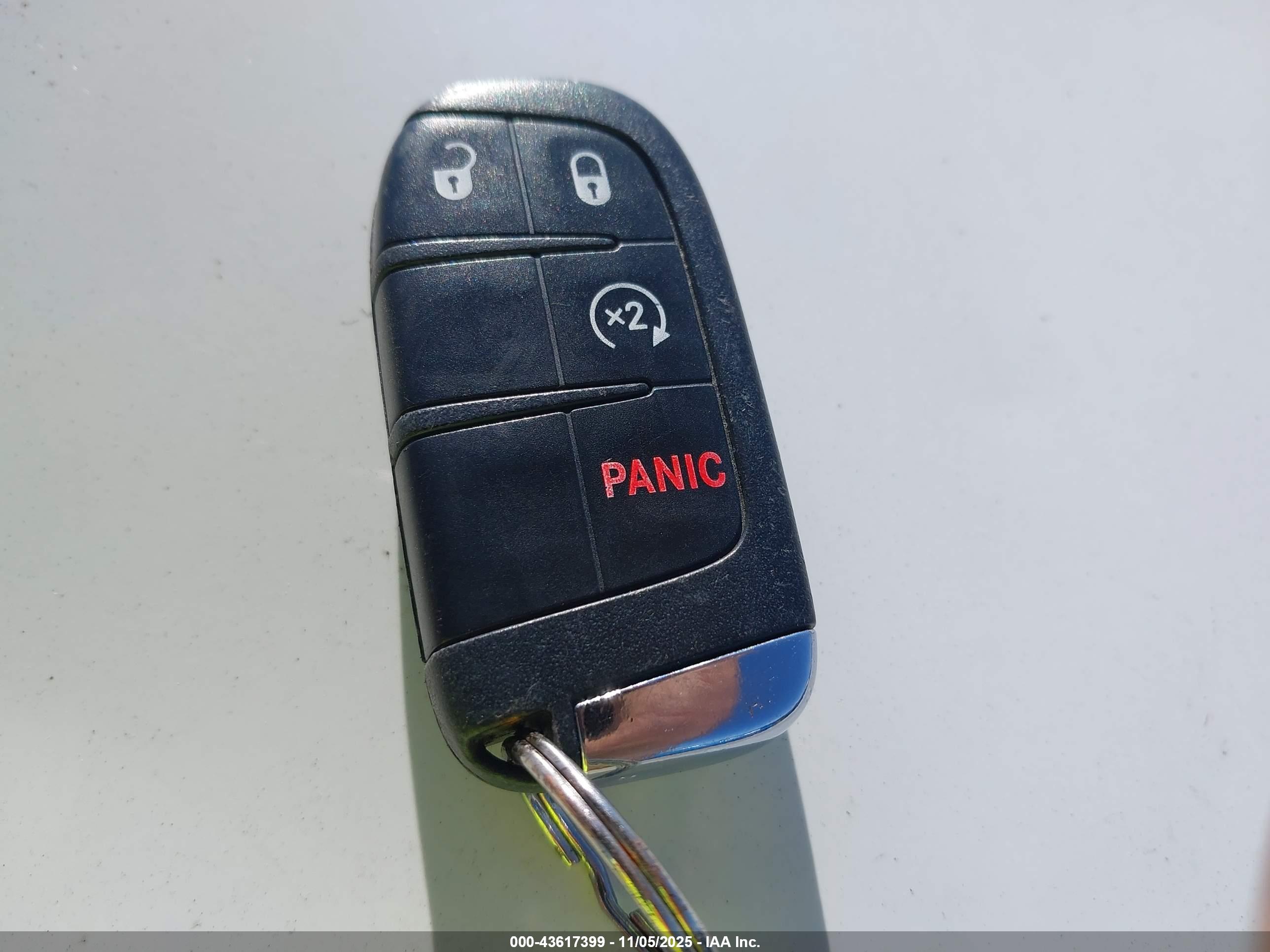 JEEP RENEGADE image 11