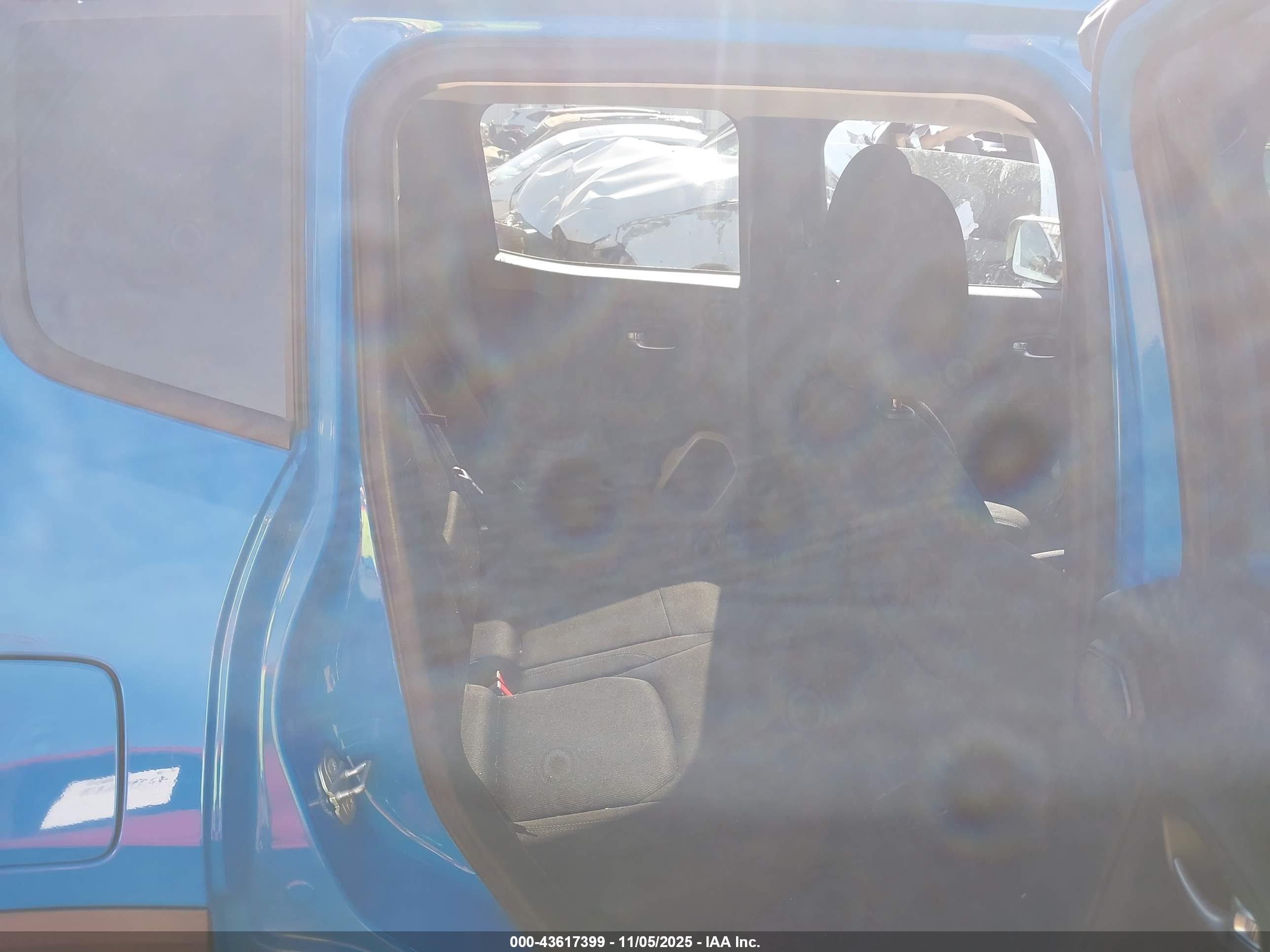 JEEP RENEGADE image 8