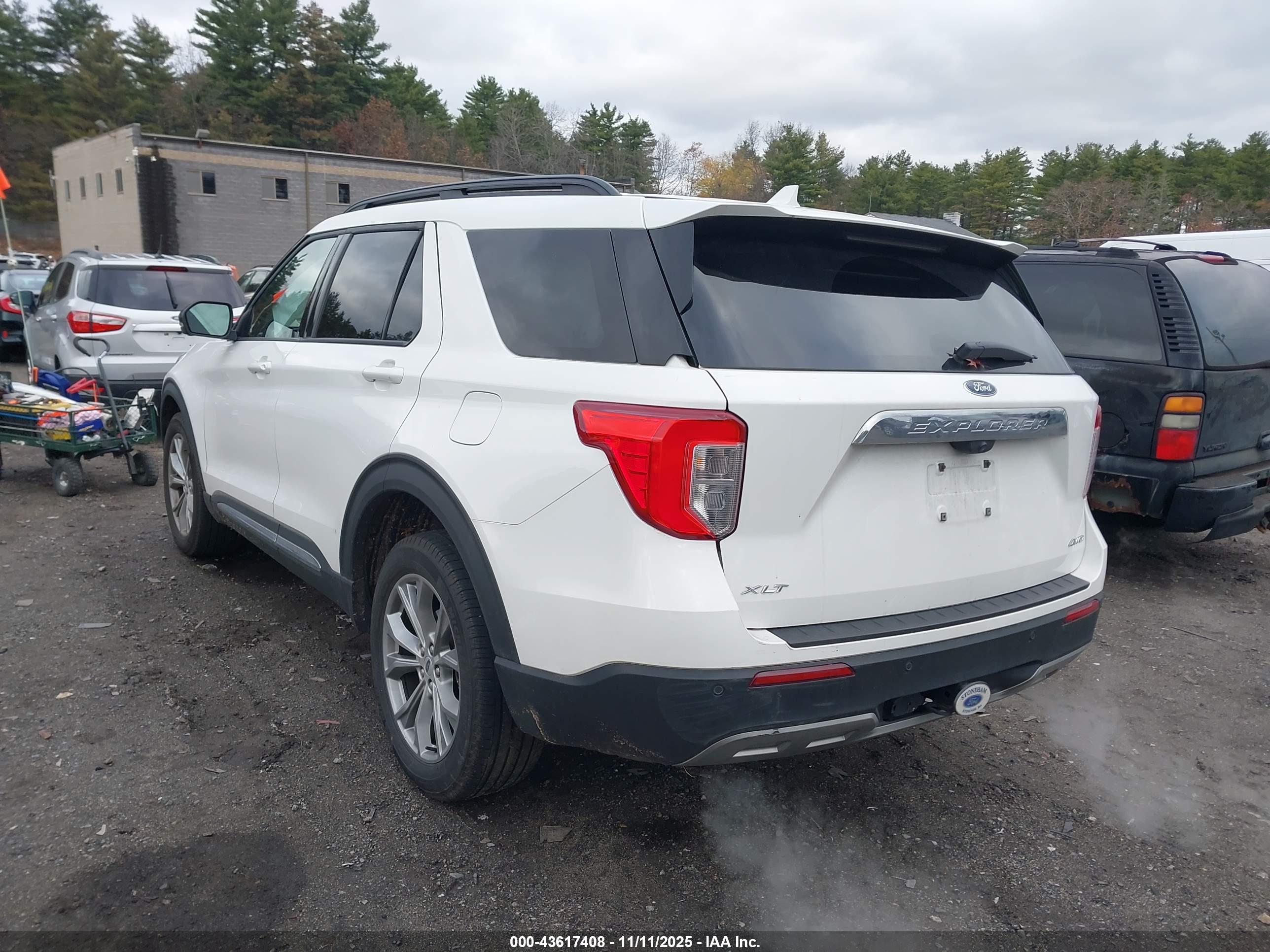 FORD EXPLORER image 3