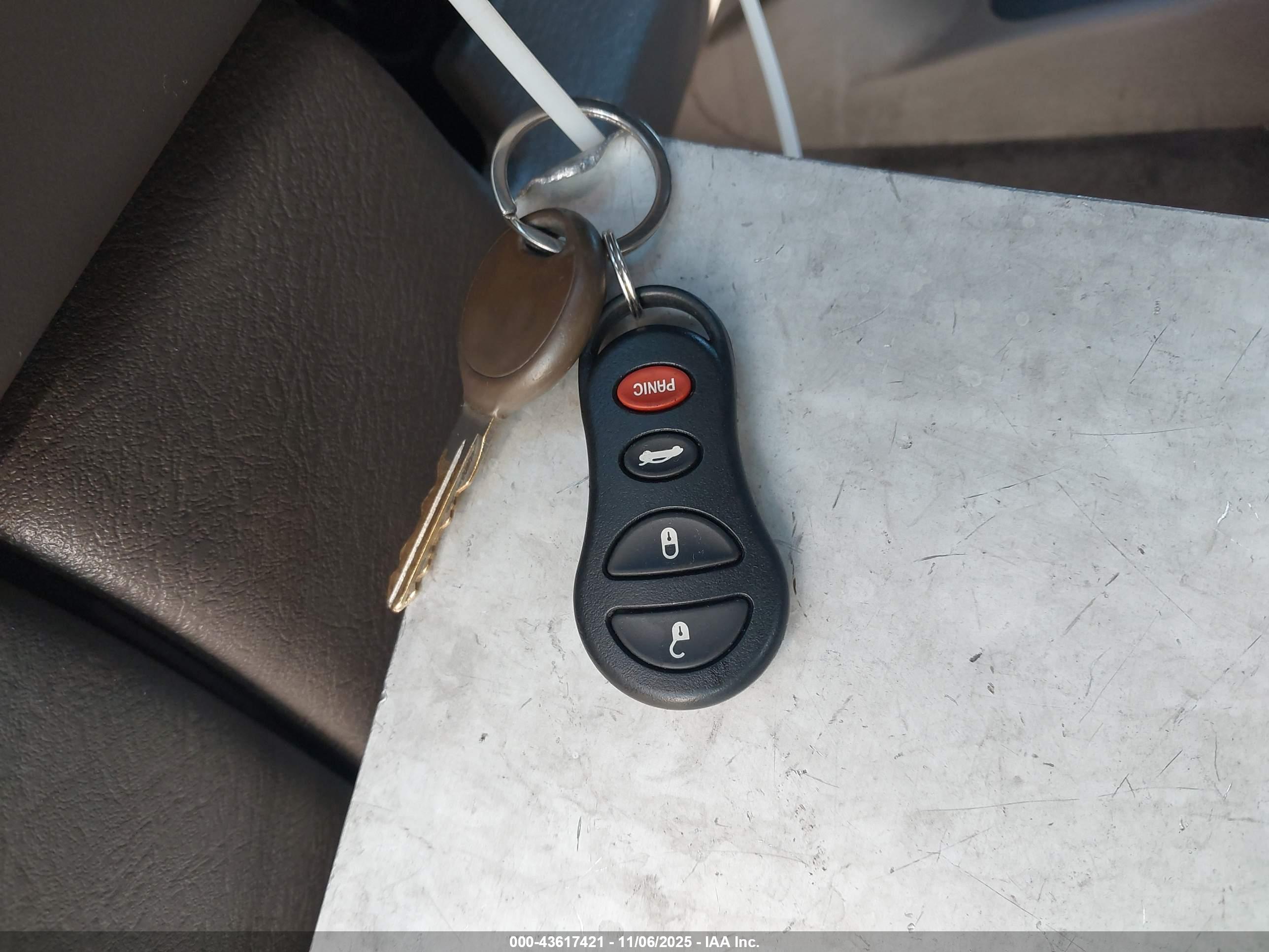 JEEP LIBERTY image 11