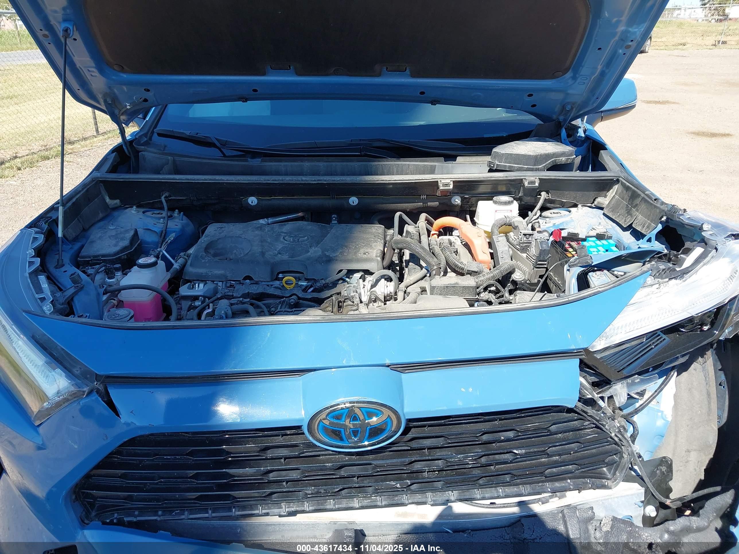 TOYOTA RAV4 image 10