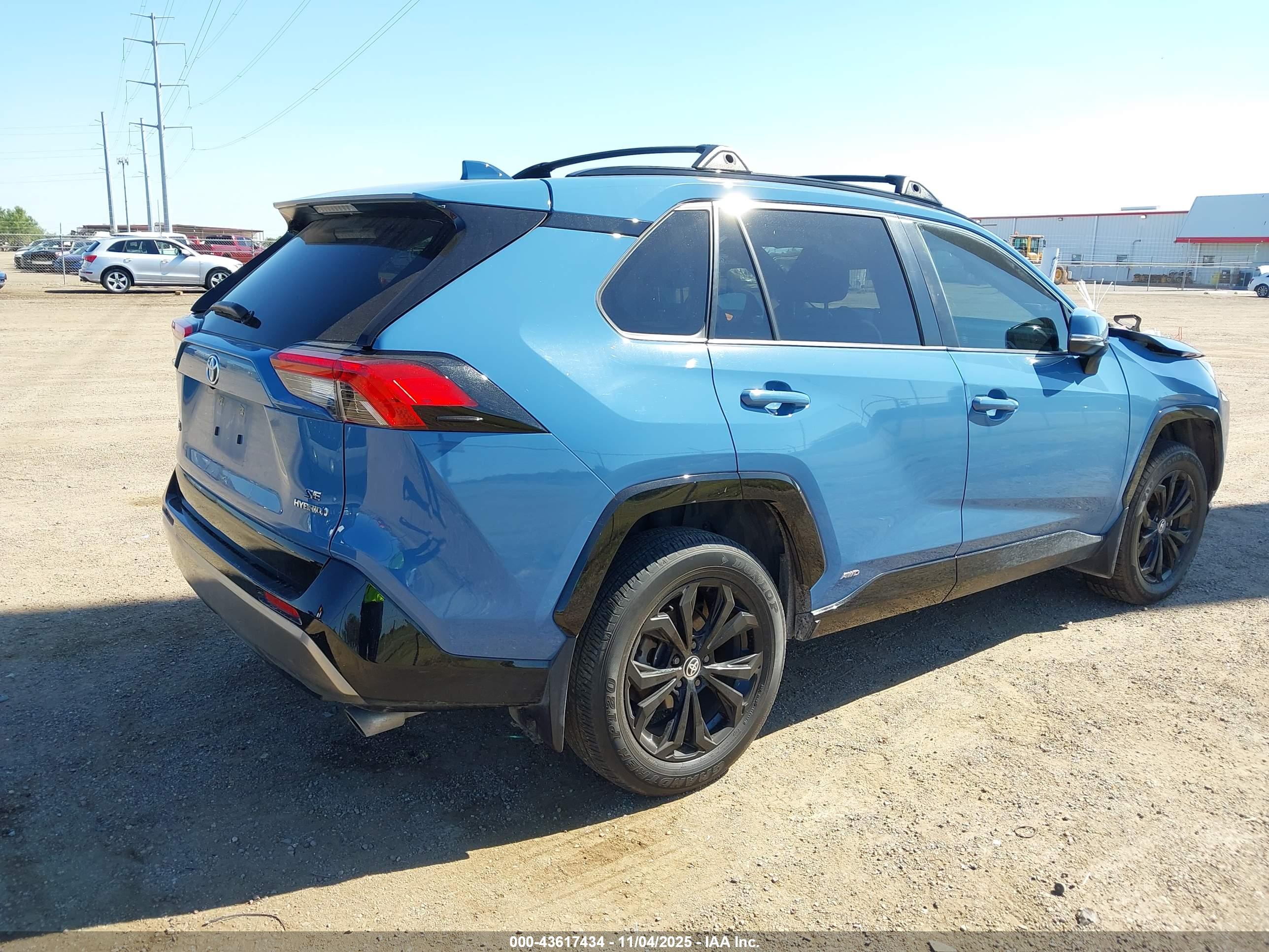 TOYOTA RAV4 image 4
