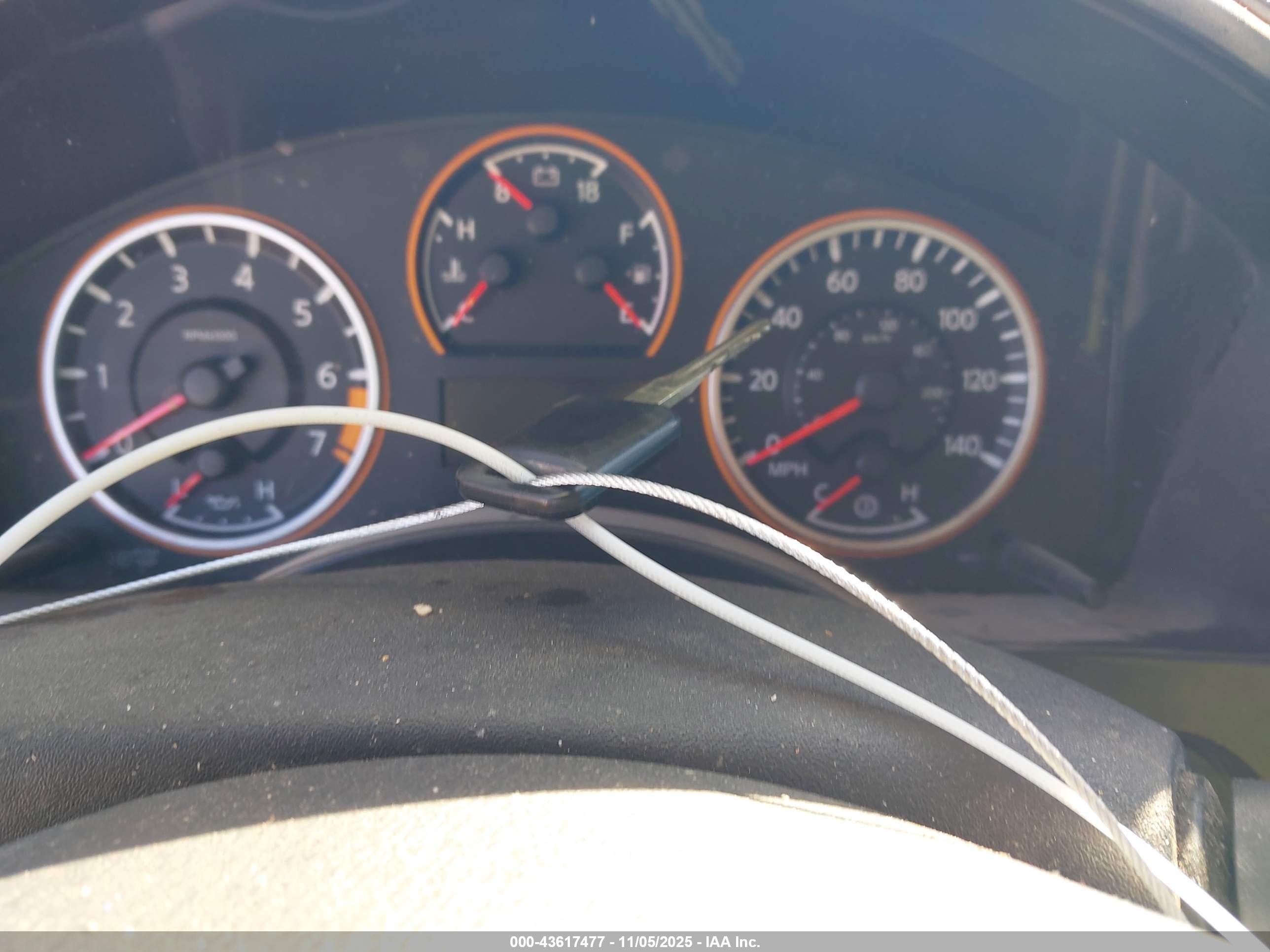 NISSAN TITAN image 11