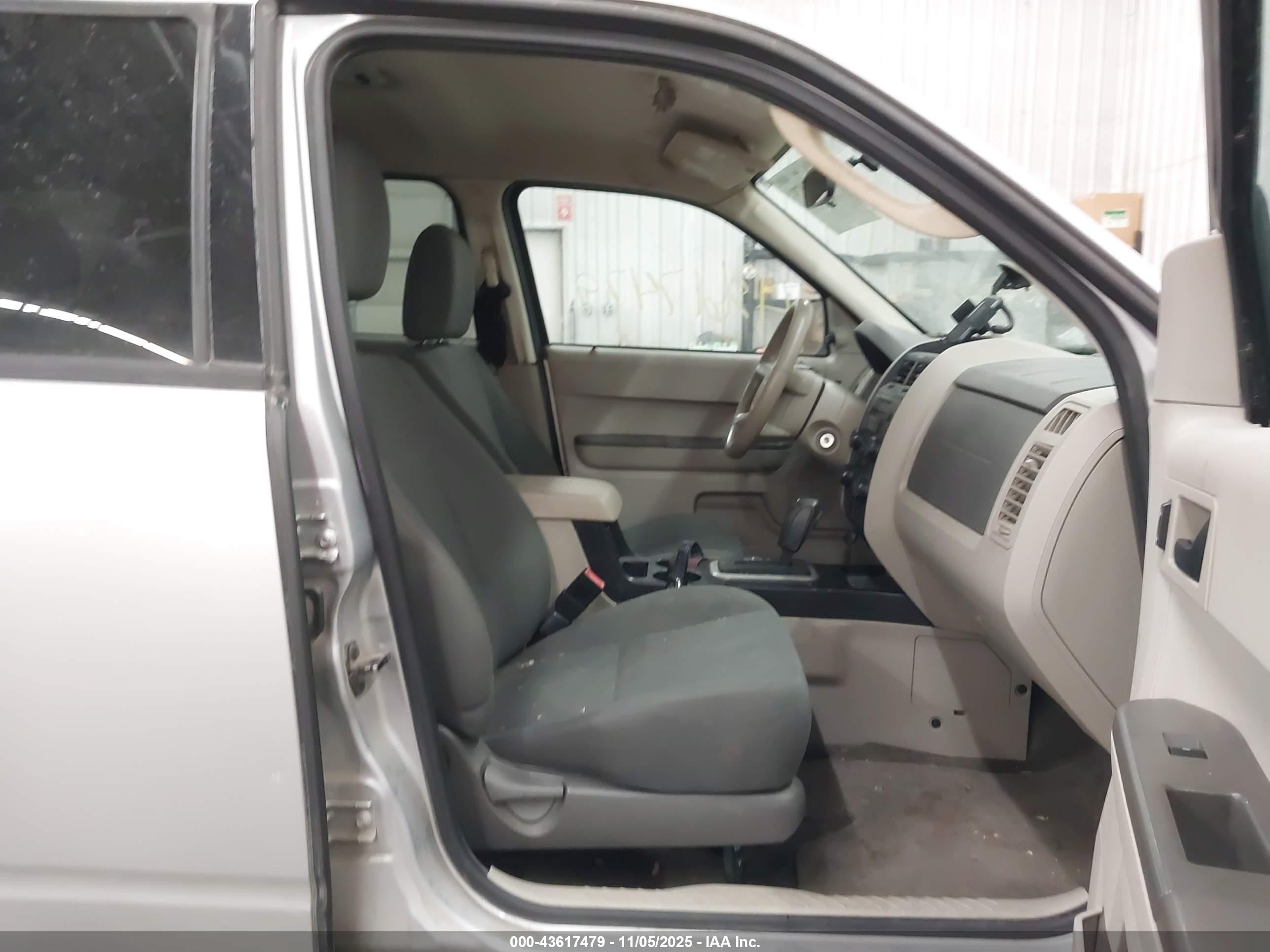 FORD ESCAPE image 5