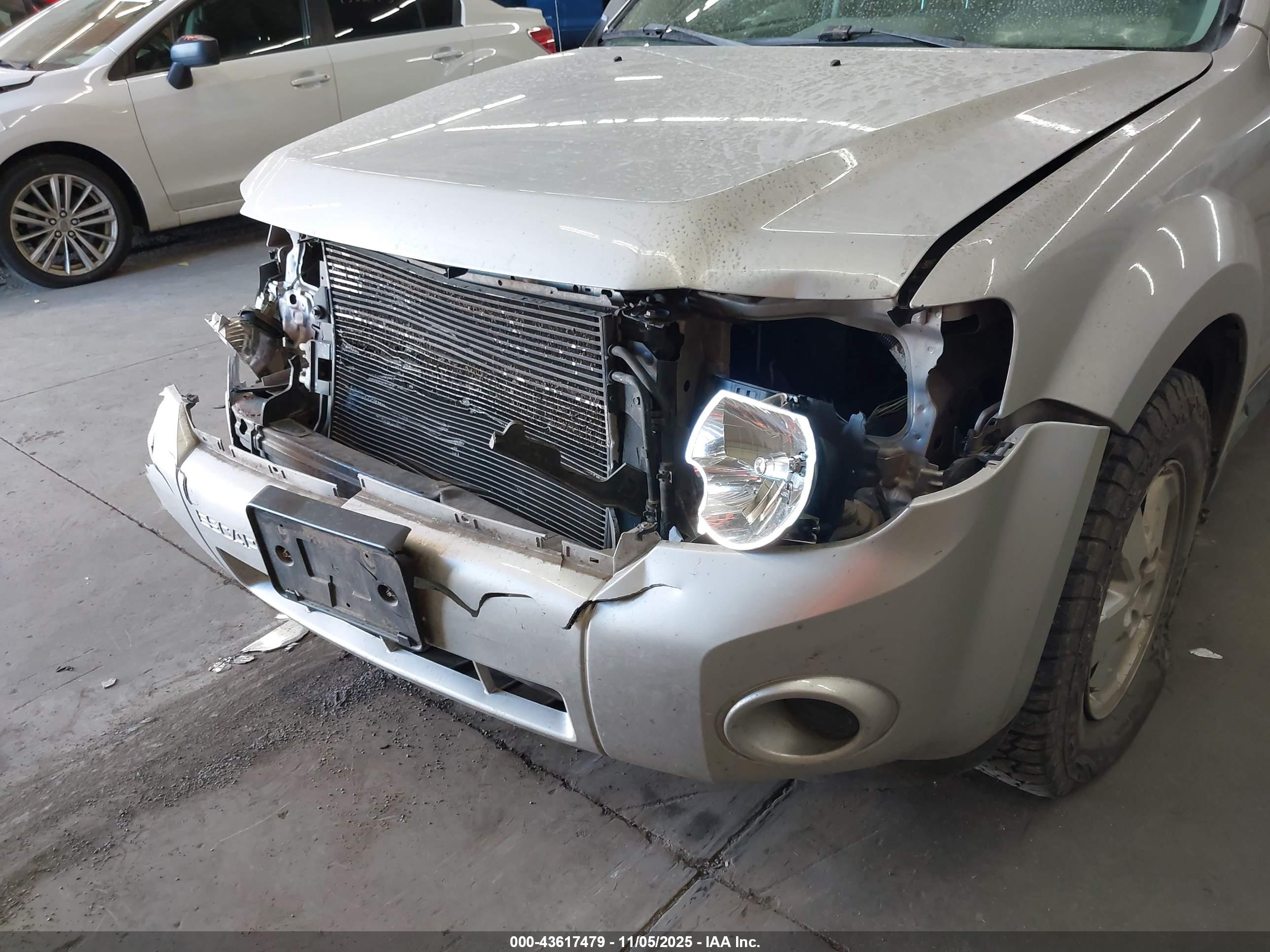 FORD ESCAPE image 6