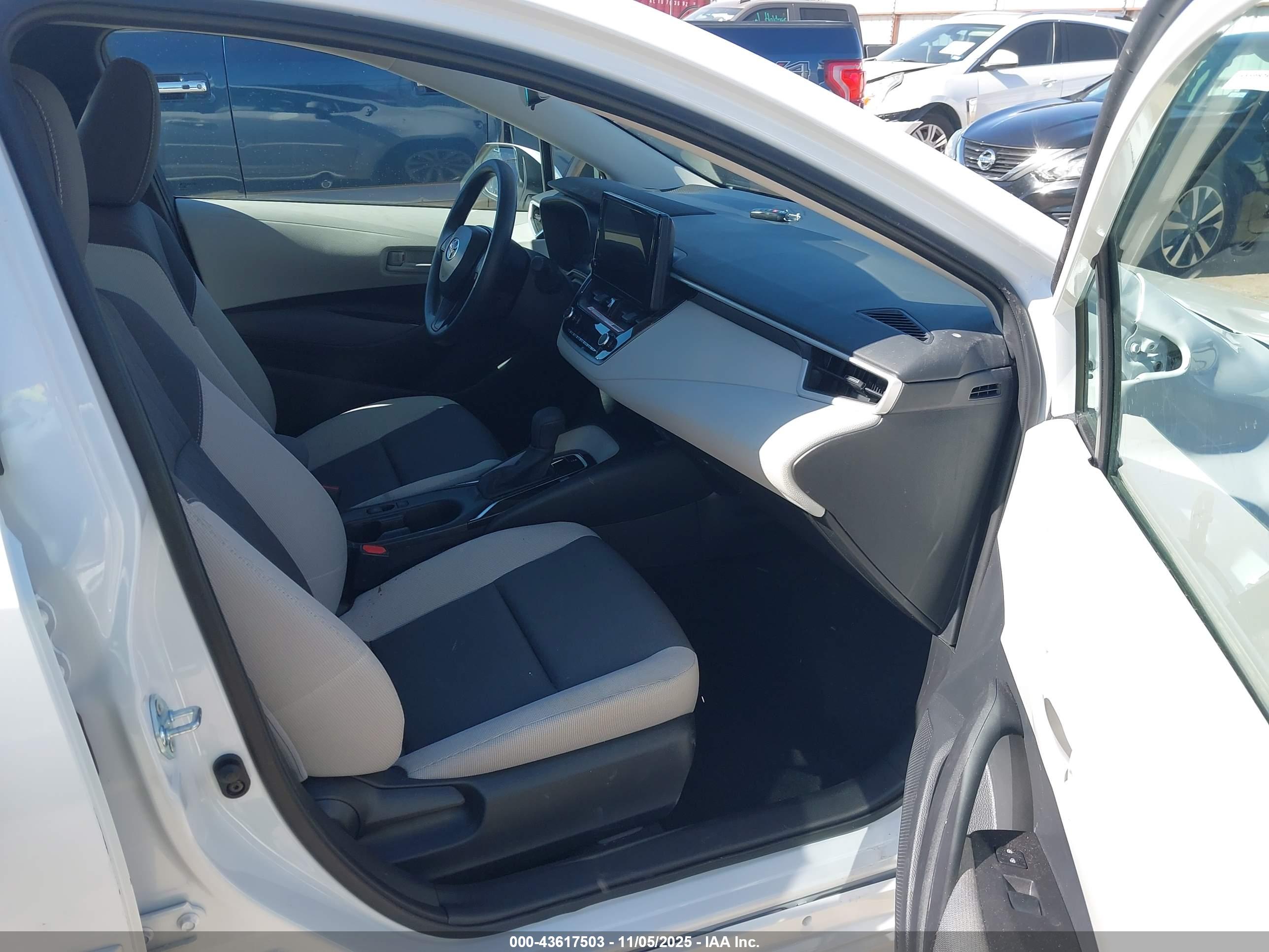 TOYOTA COROLLA image 5
