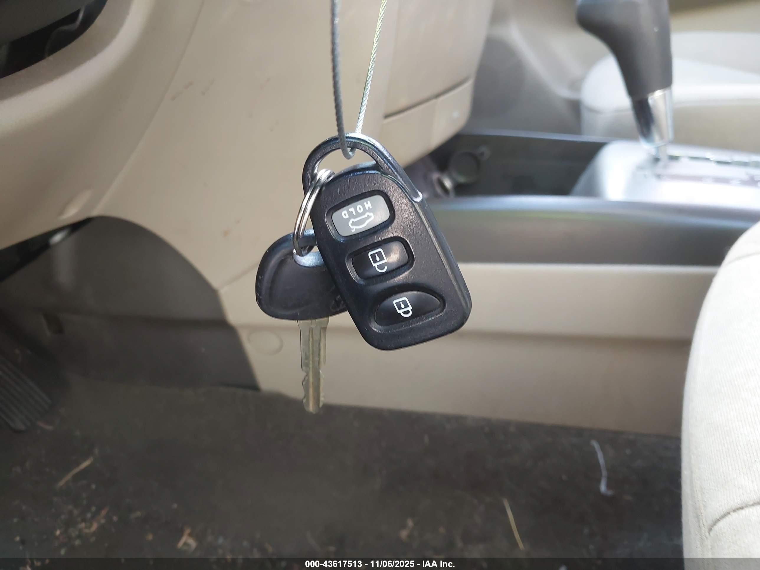 HYUNDAI ELANTRA image 11