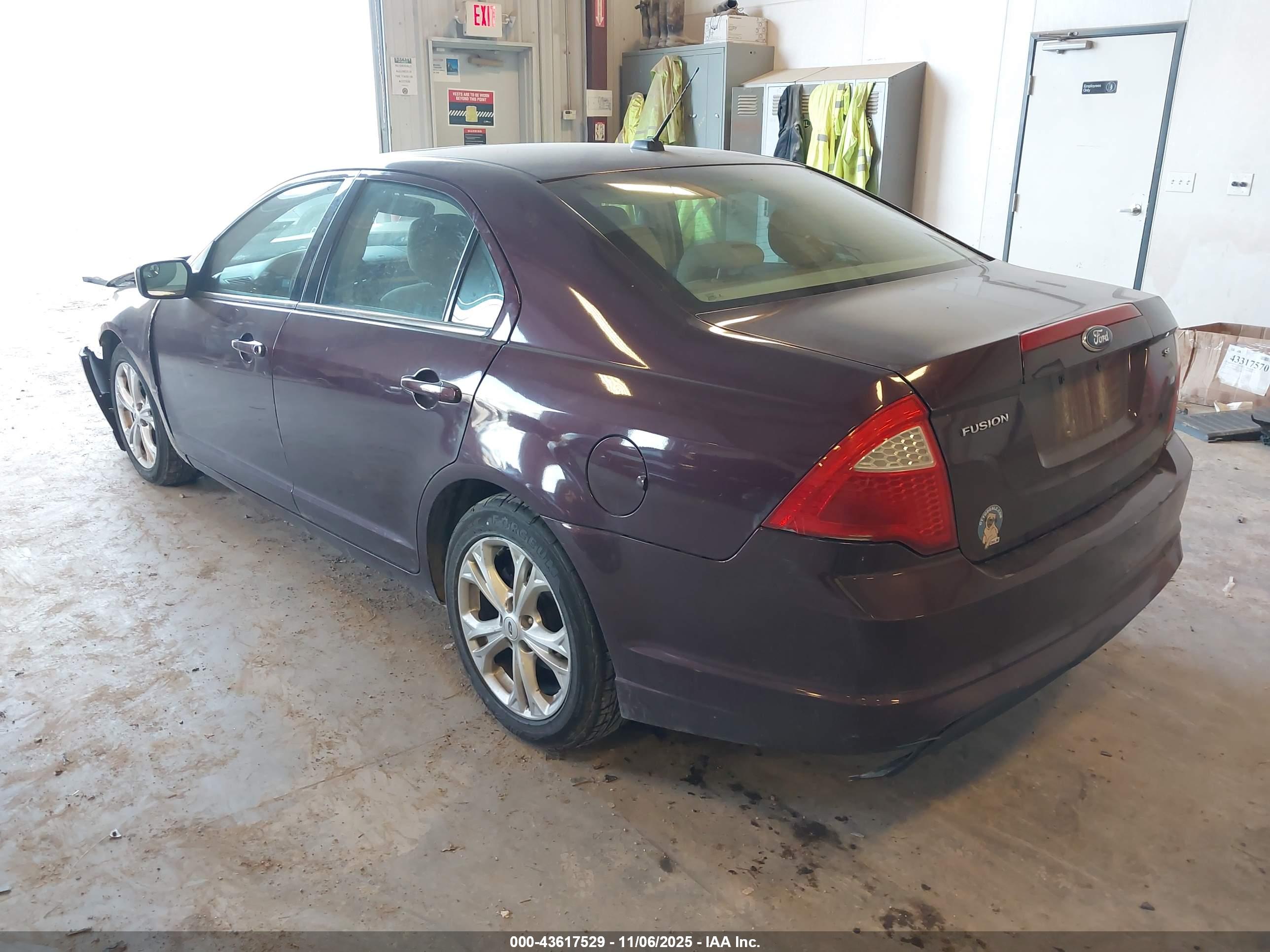 FORD FUSION image 3