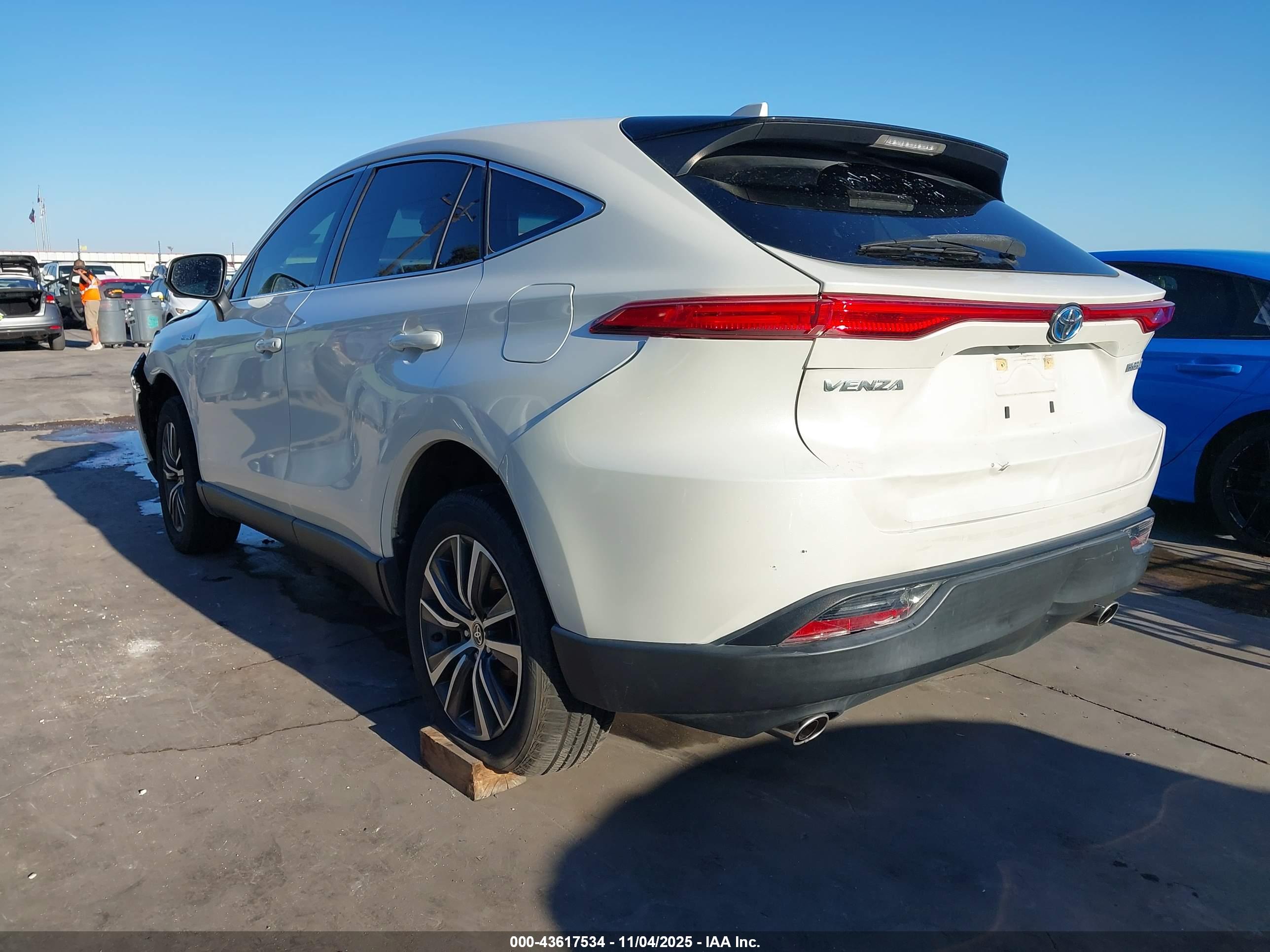 TOYOTA VENZA image 3