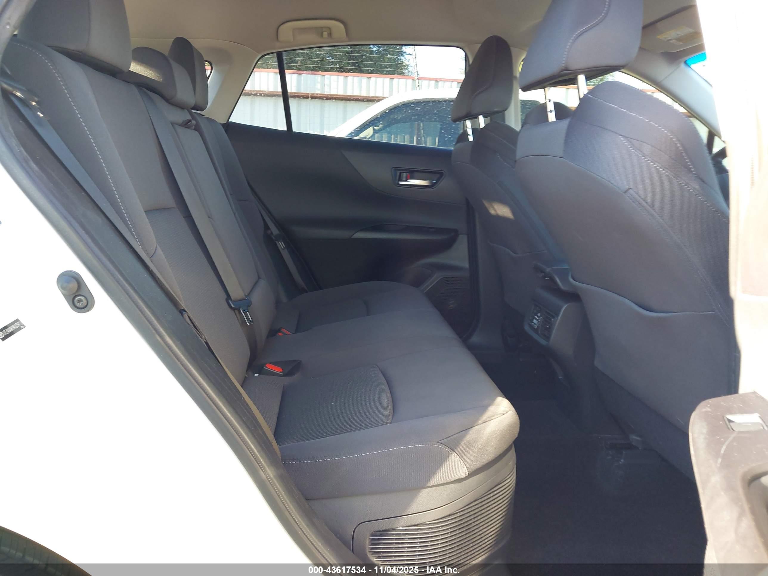 TOYOTA VENZA image 8