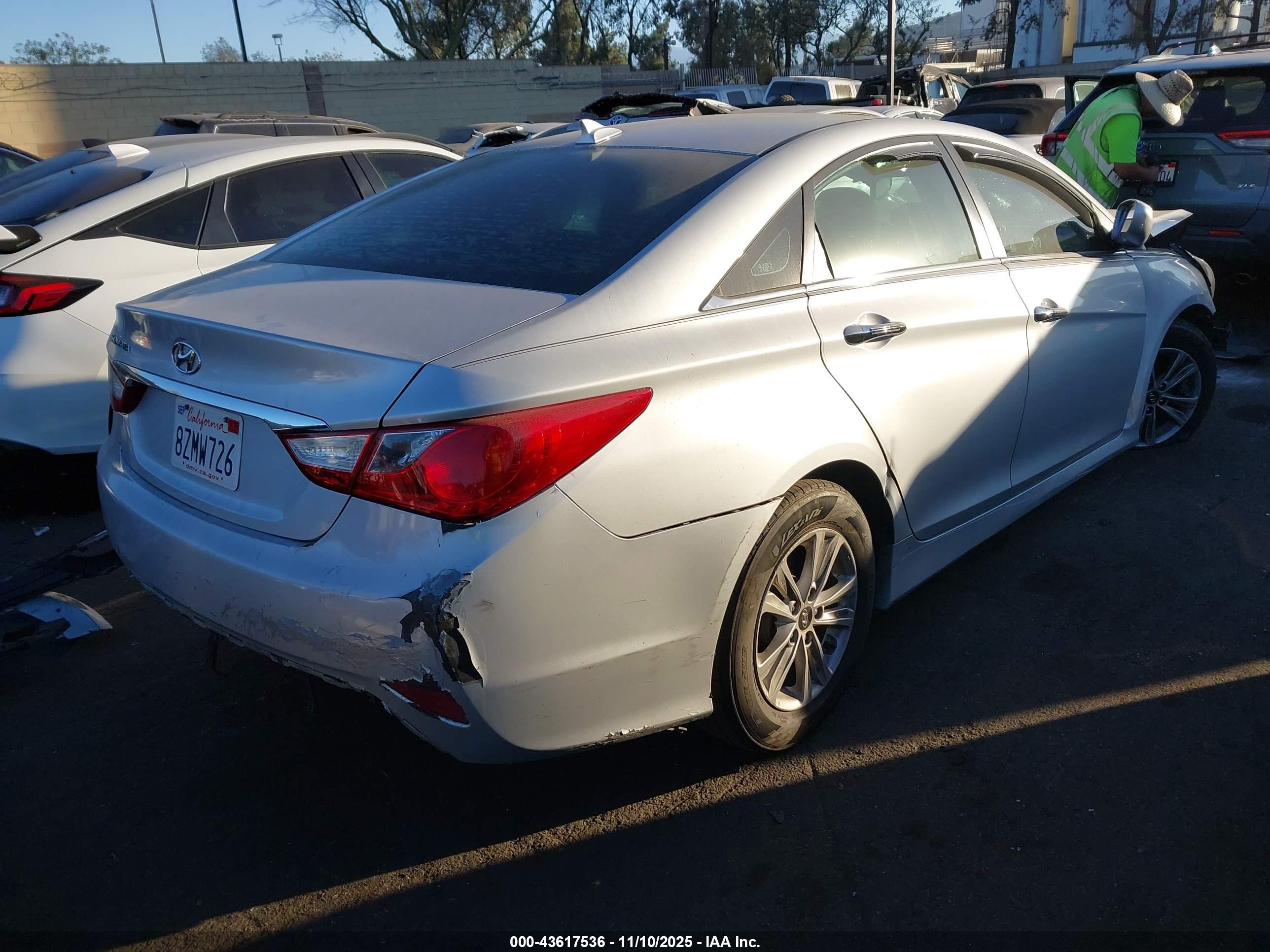 HYUNDAI SONATA image 4