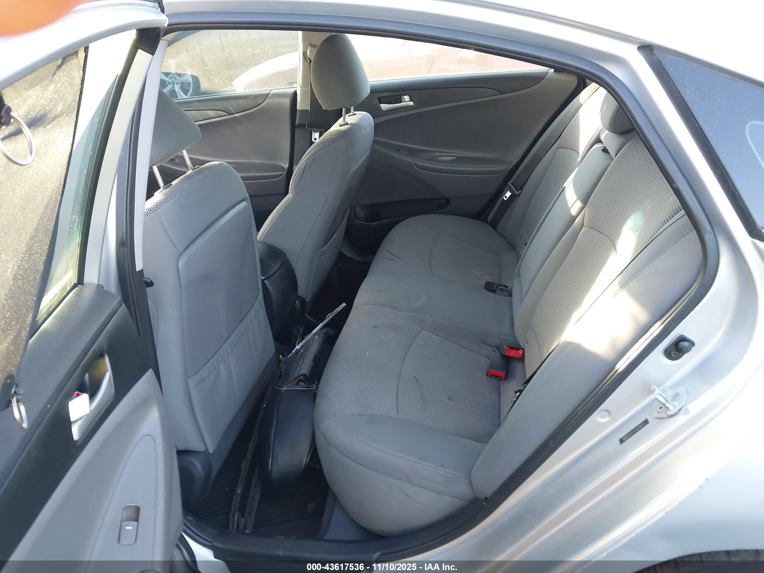 HYUNDAI SONATA image 8