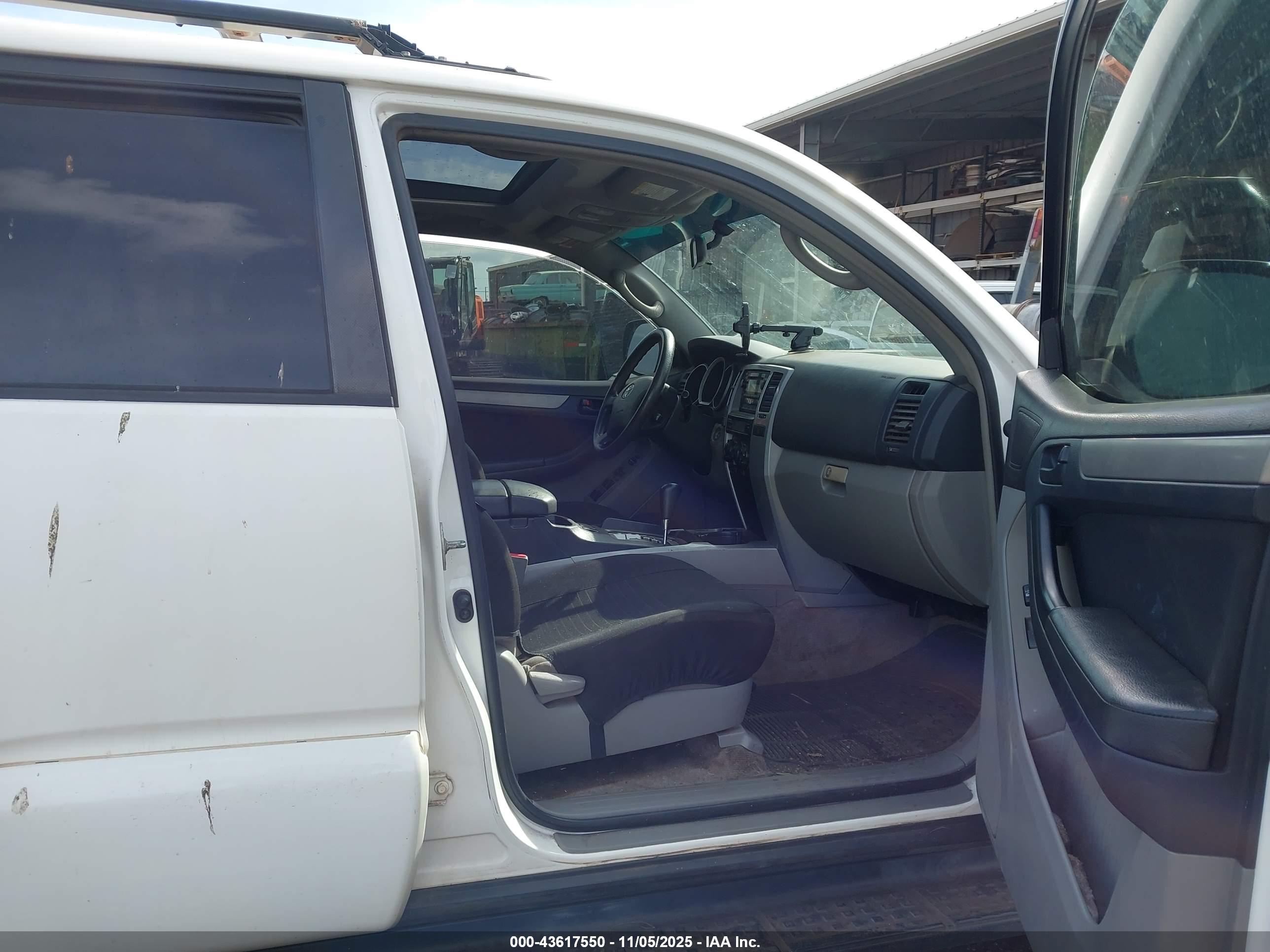 TOYOTA 4RUNNER image 5