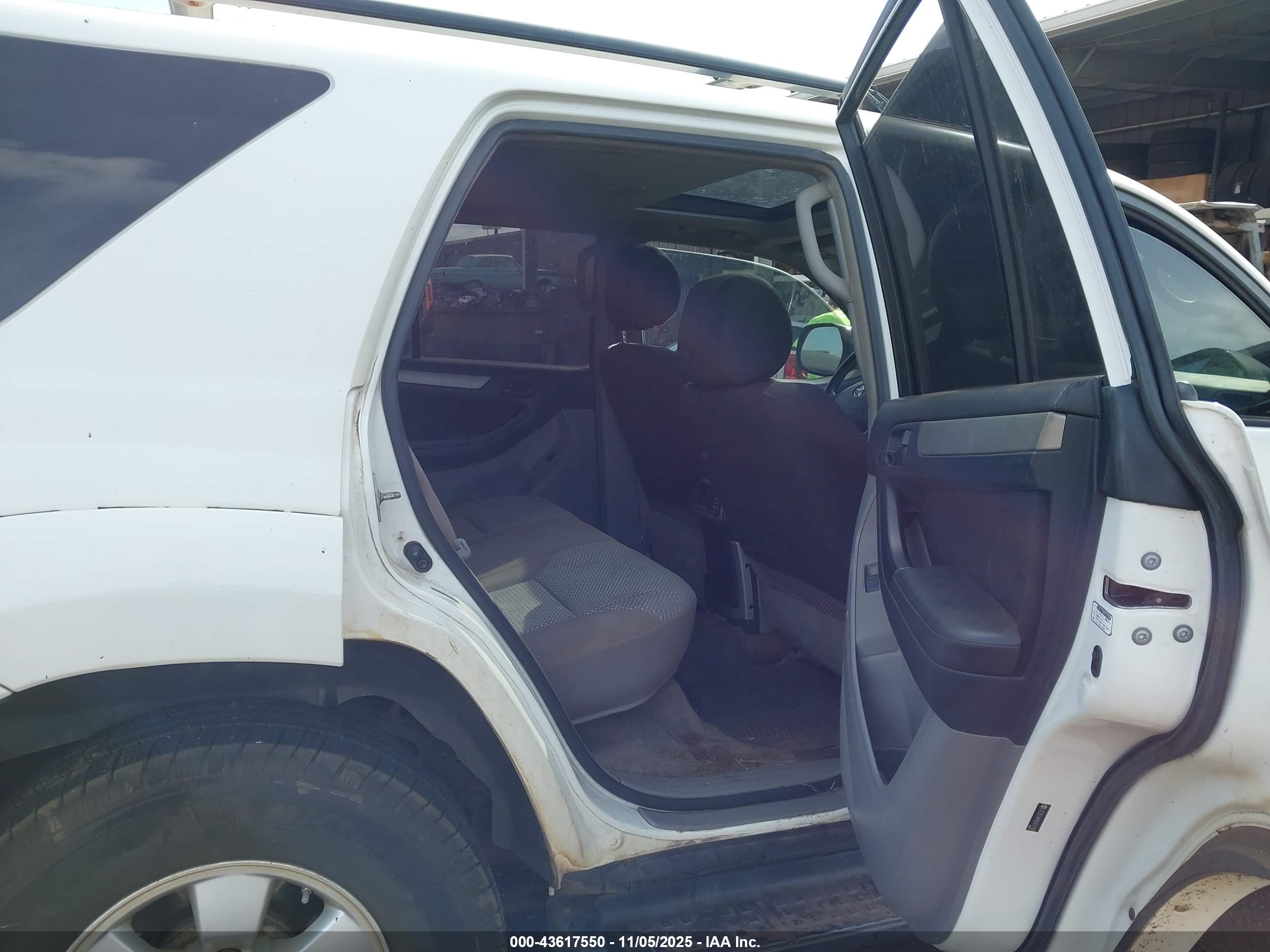 TOYOTA 4RUNNER image 8
