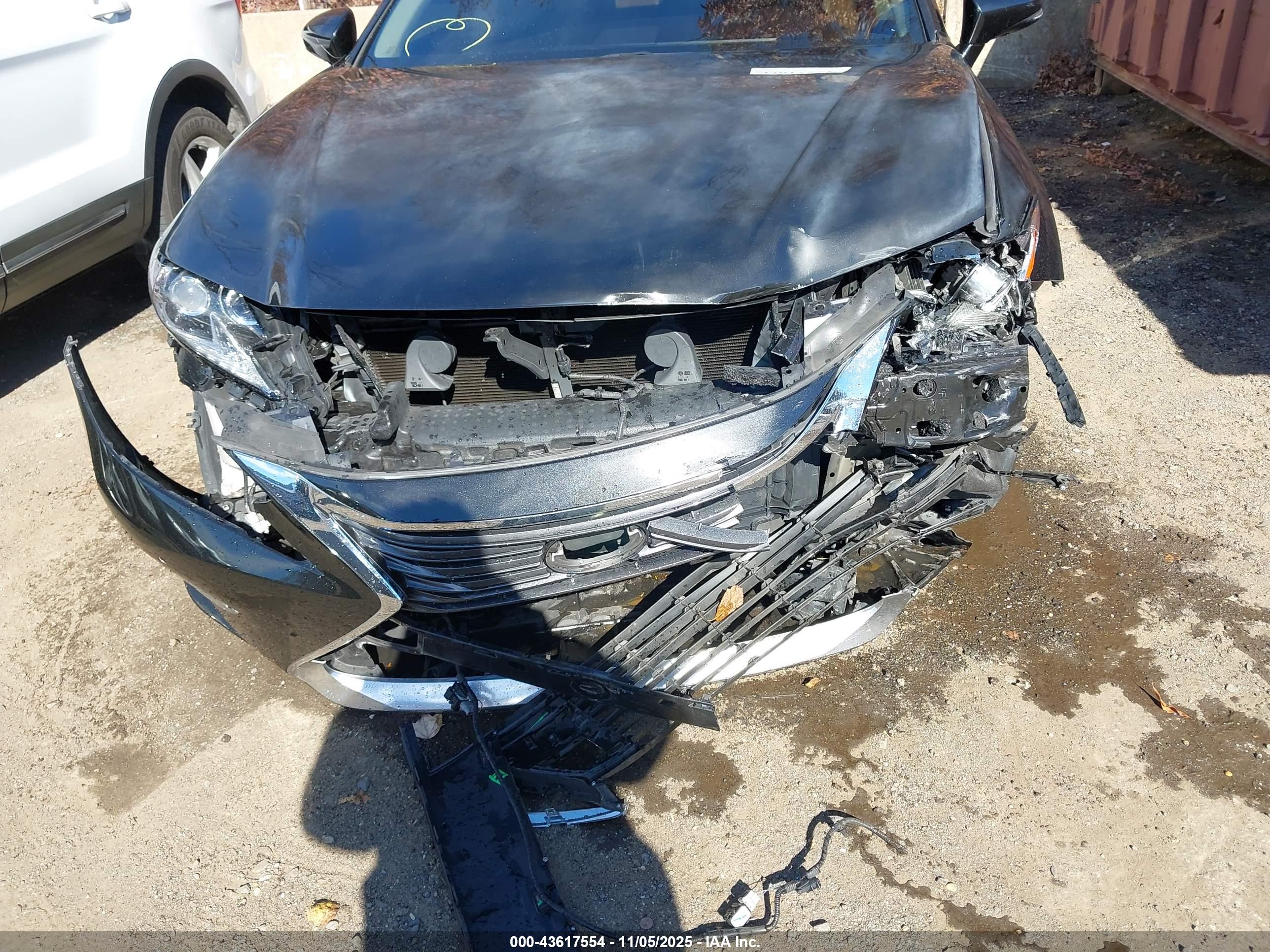 LEXUS ES image 6