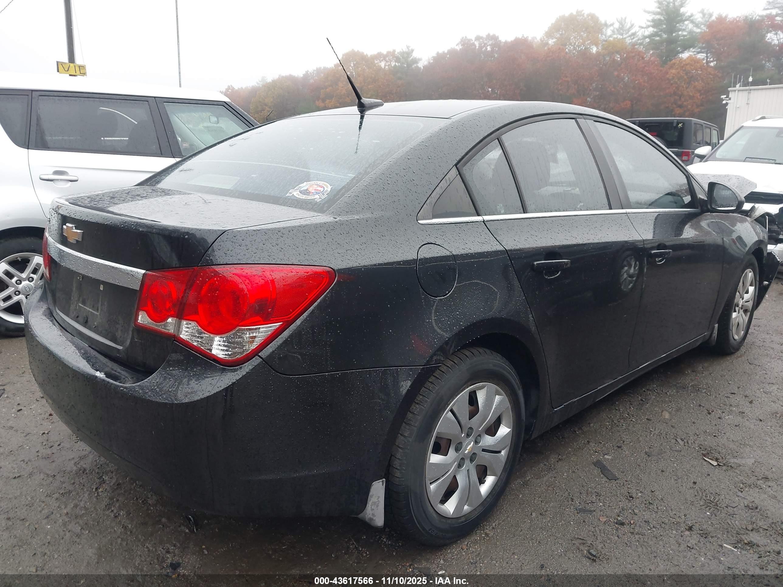 CHEVROLET CRUZE image 4