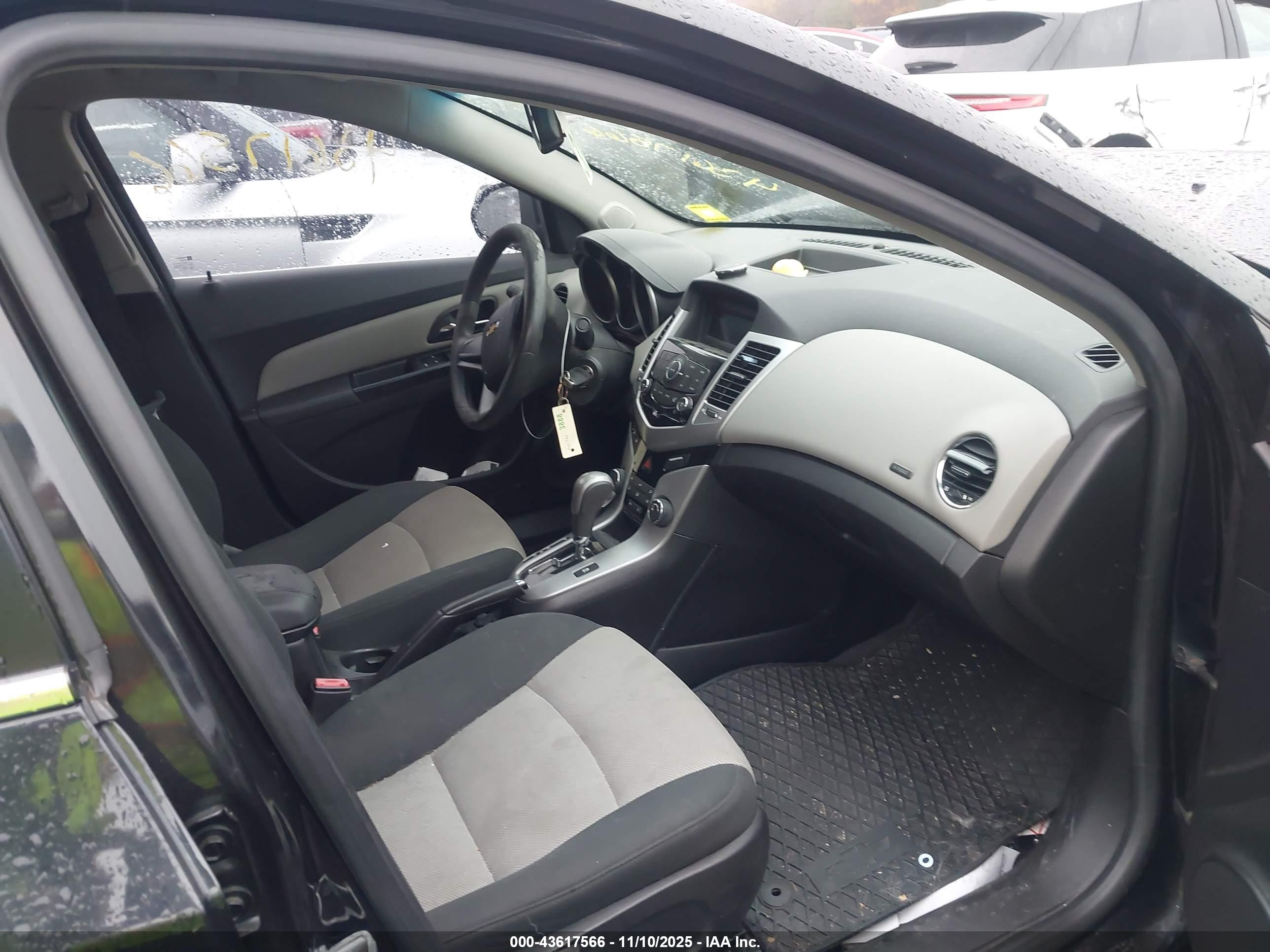 CHEVROLET CRUZE image 5