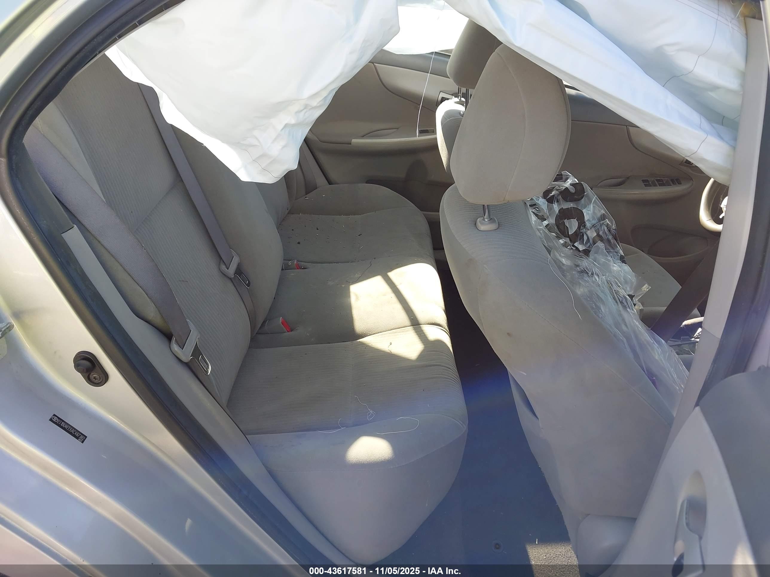 TOYOTA COROLLA image 8