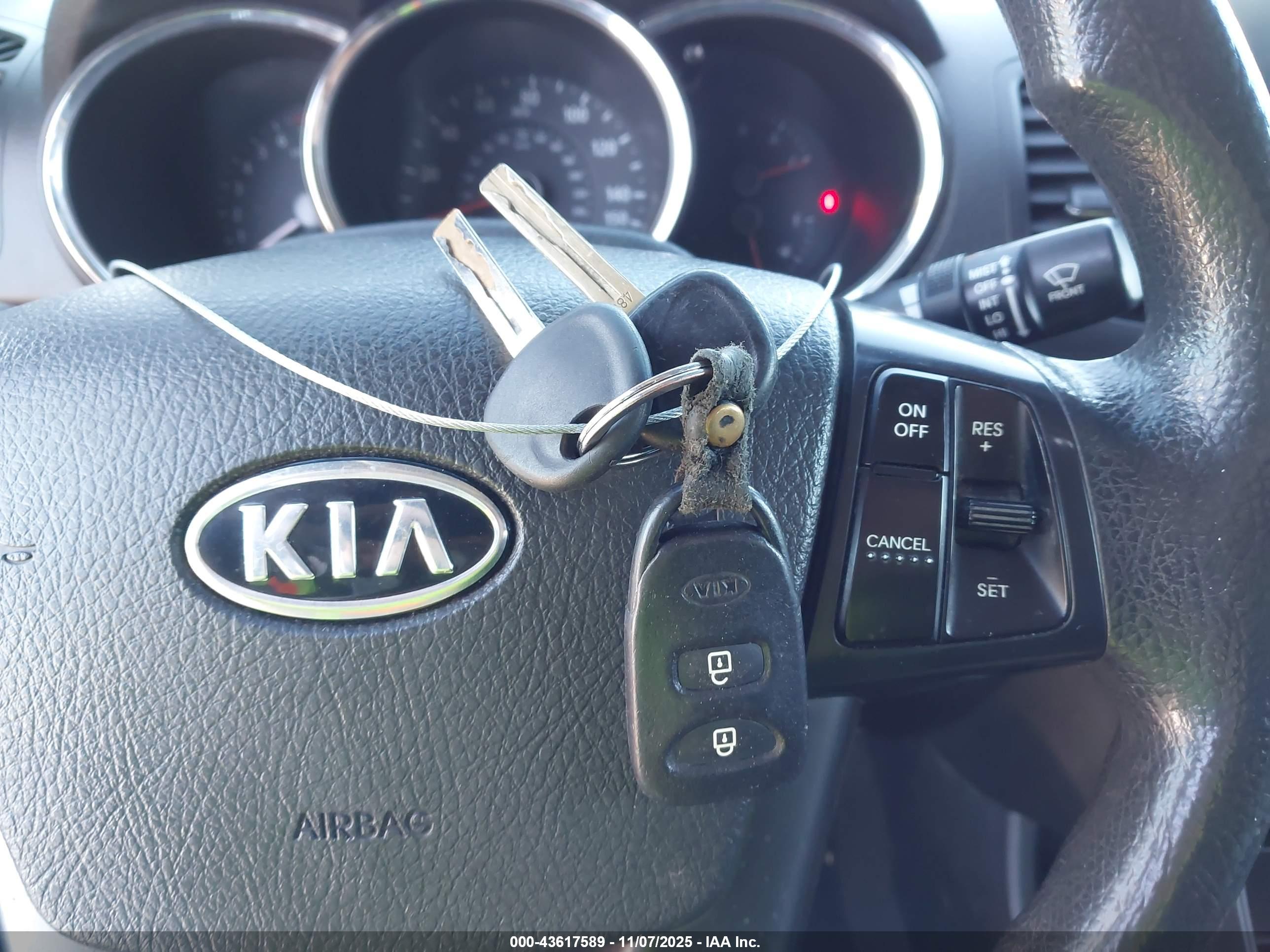 KIA SORENTO image 11