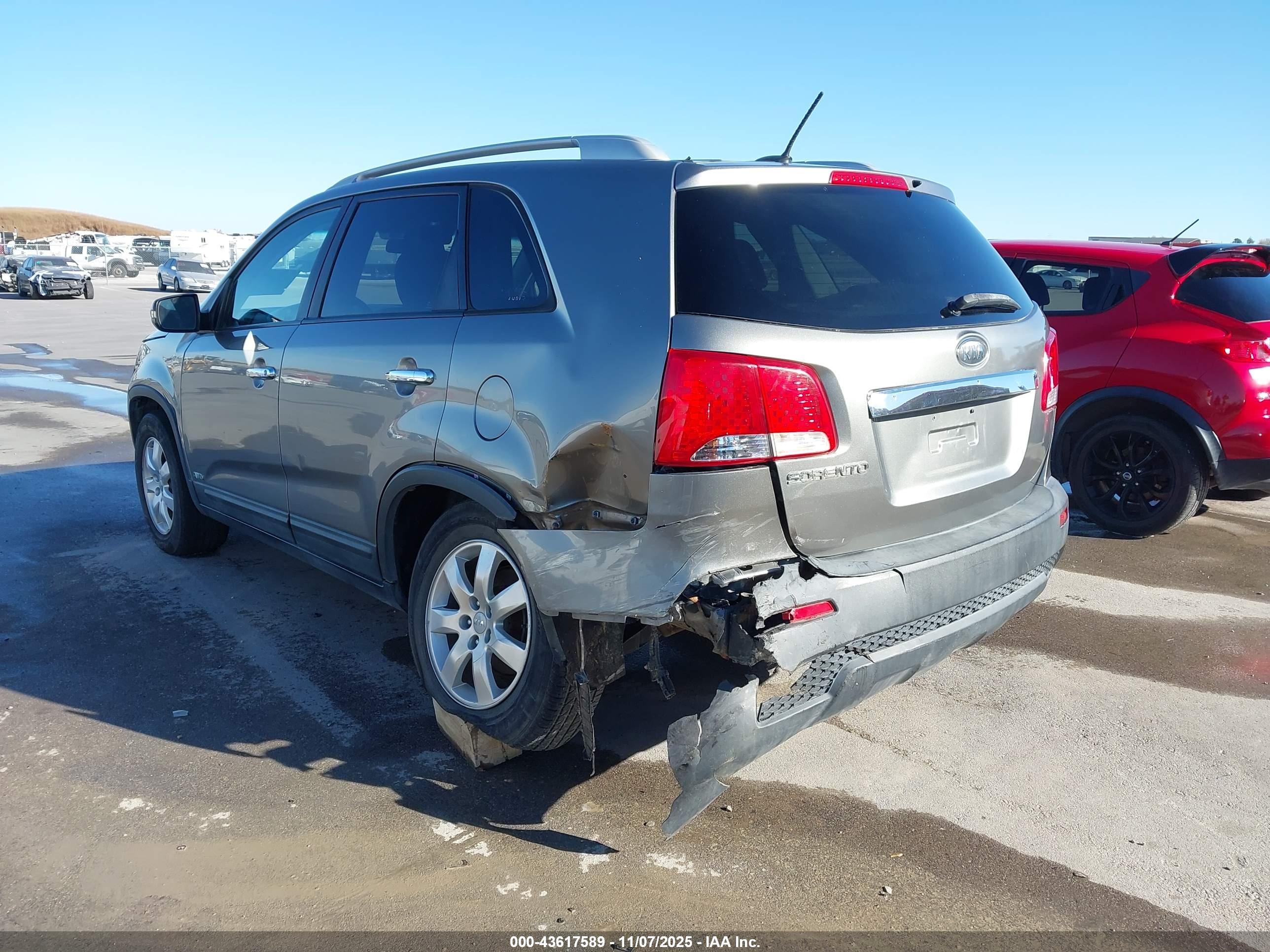 KIA SORENTO image 6