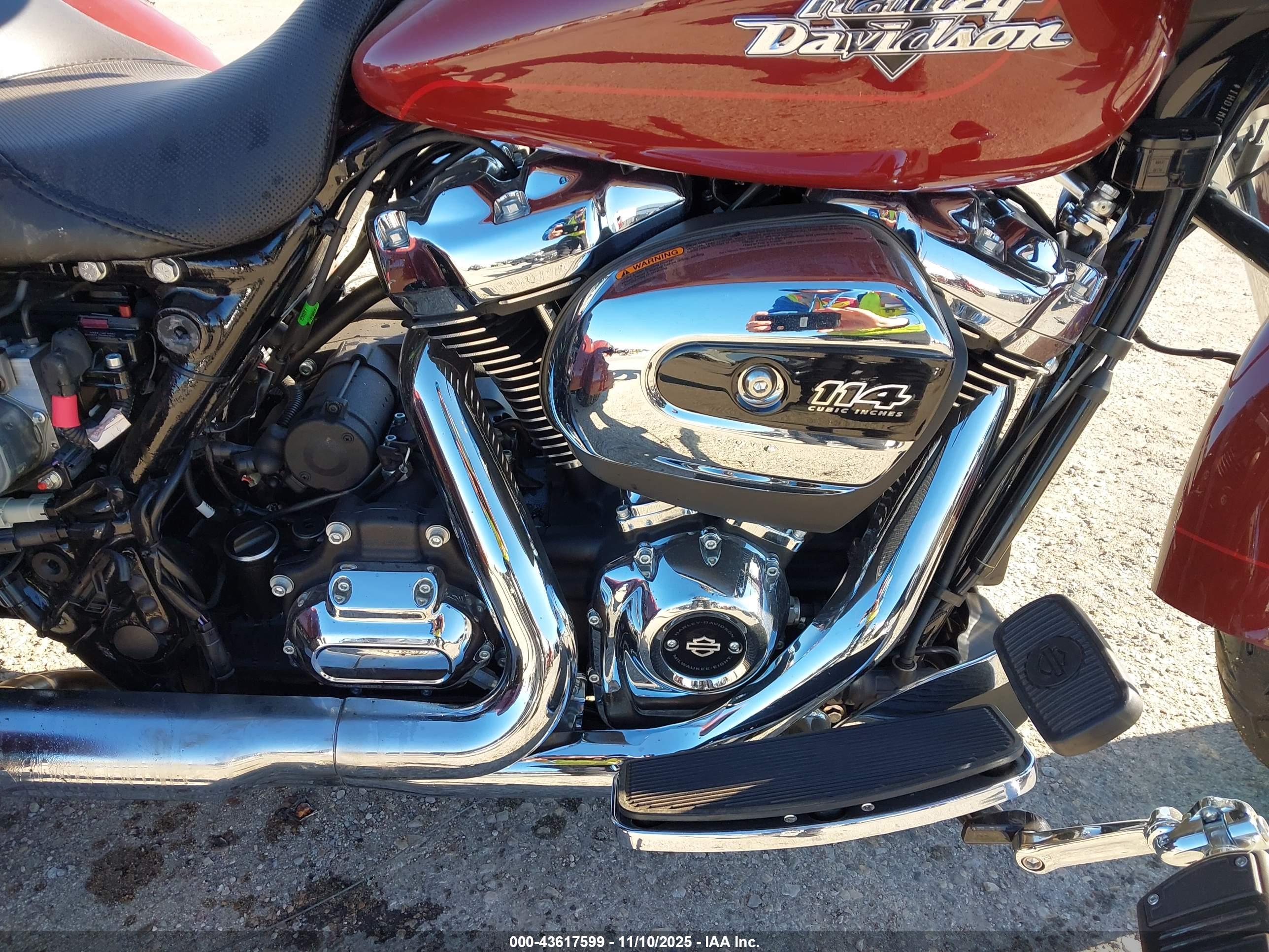 HARLEY-DAVIDSON FLTRT image 8