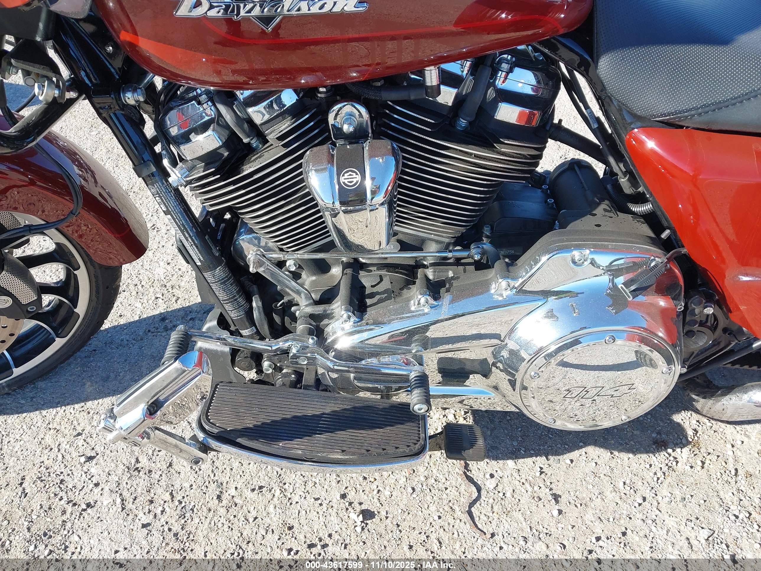 HARLEY-DAVIDSON FLTRT image 9