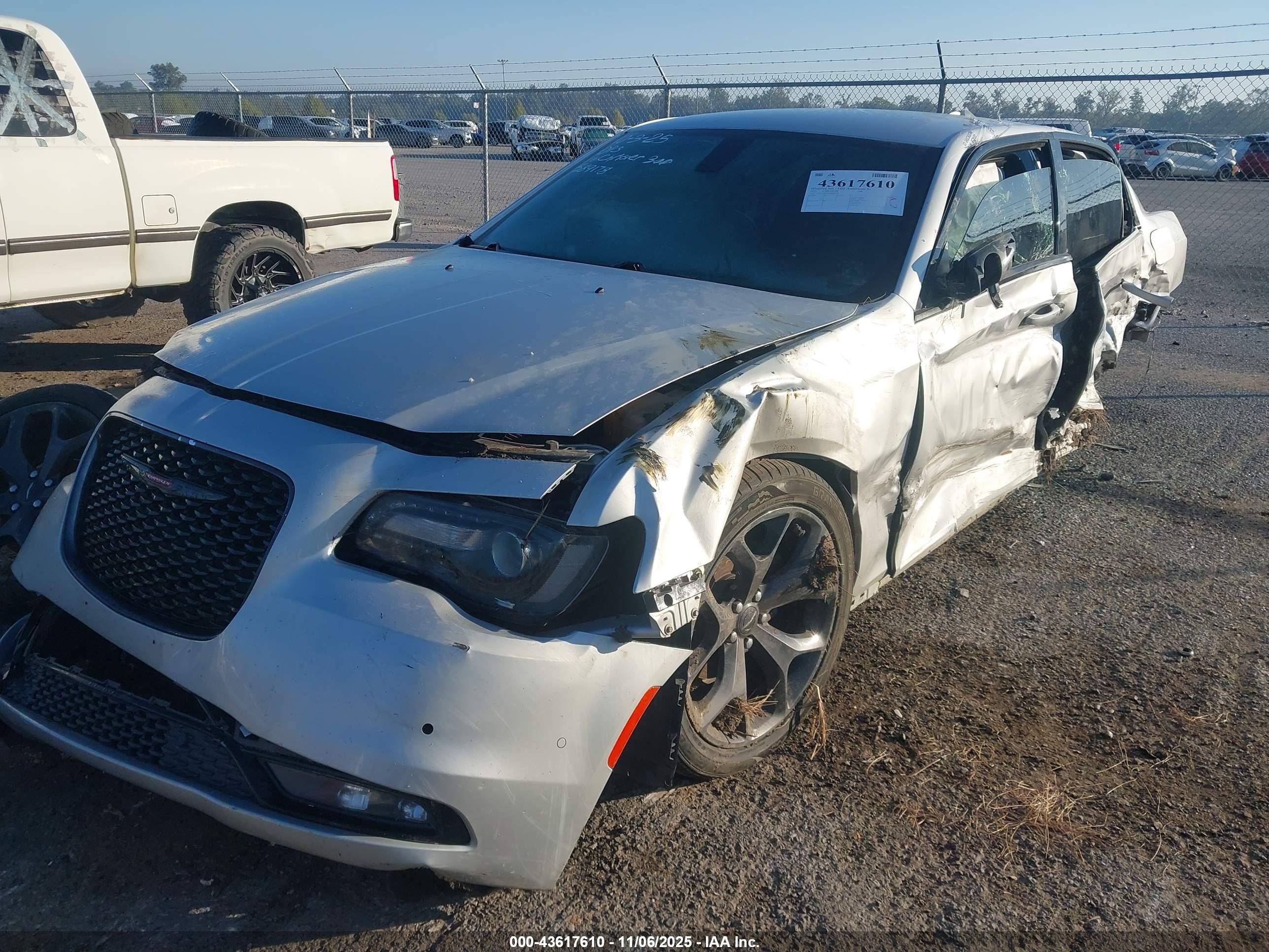 CHRYSLER 300 image 2