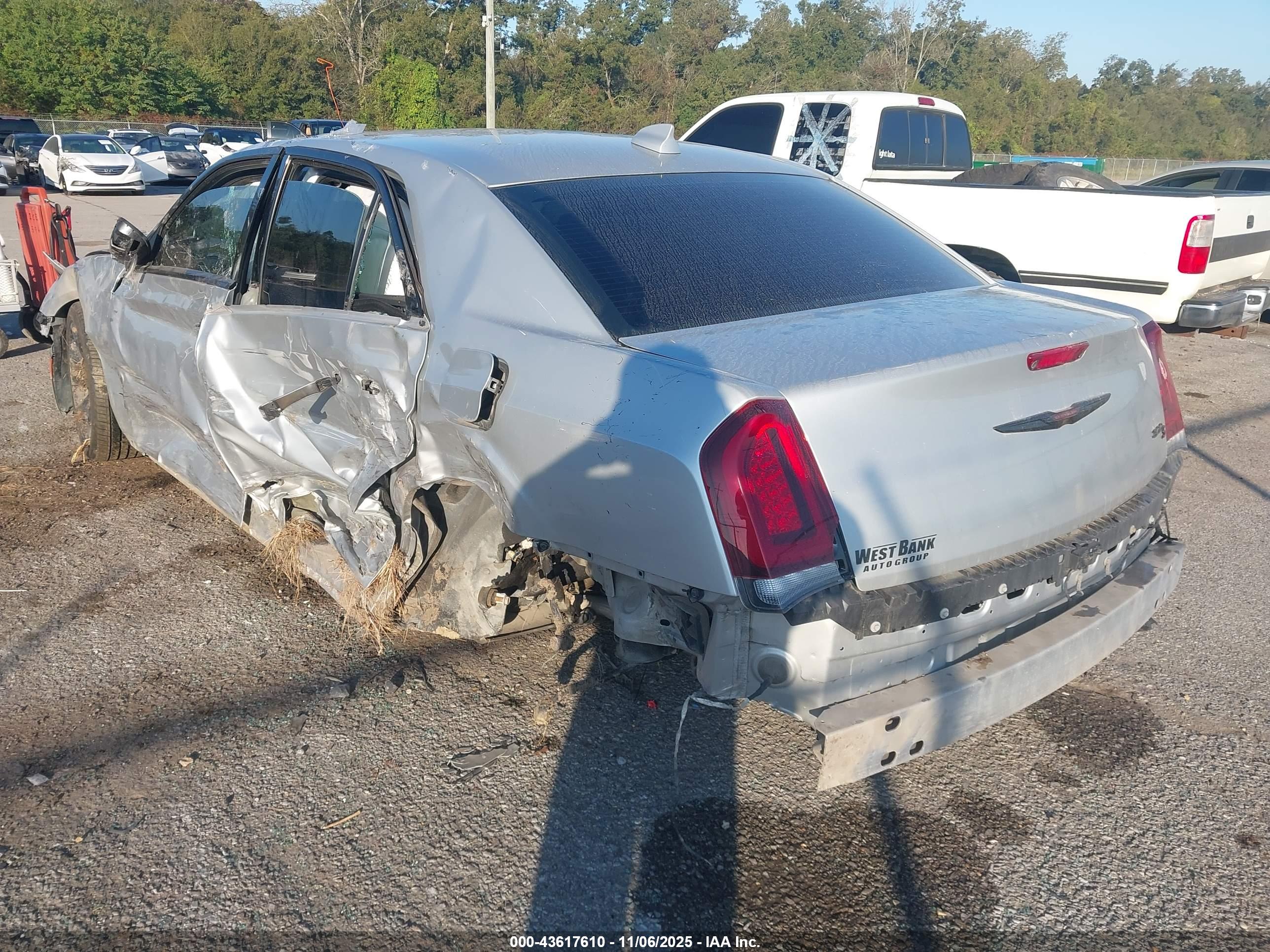 CHRYSLER 300 image 3