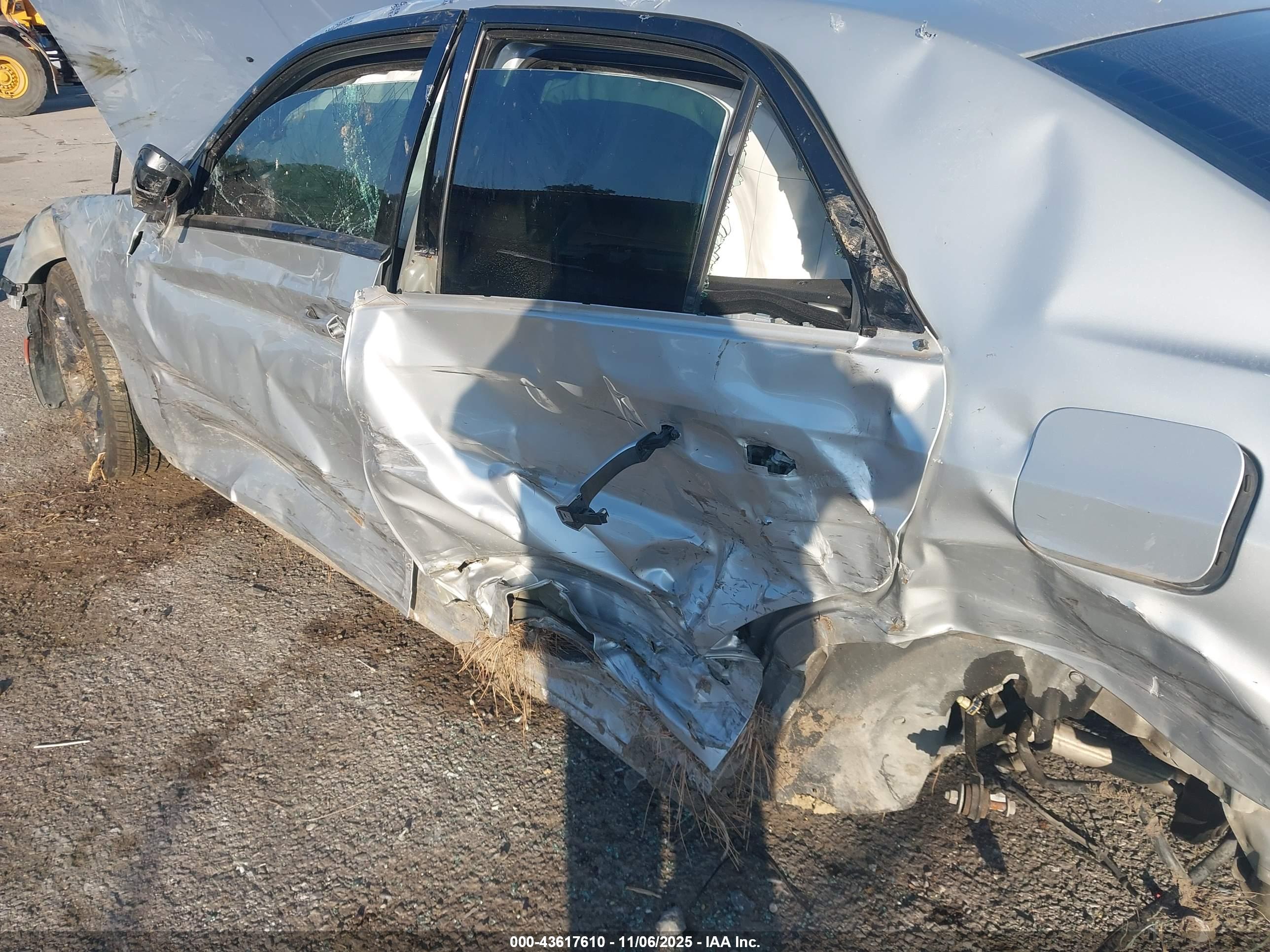 CHRYSLER 300 image 6