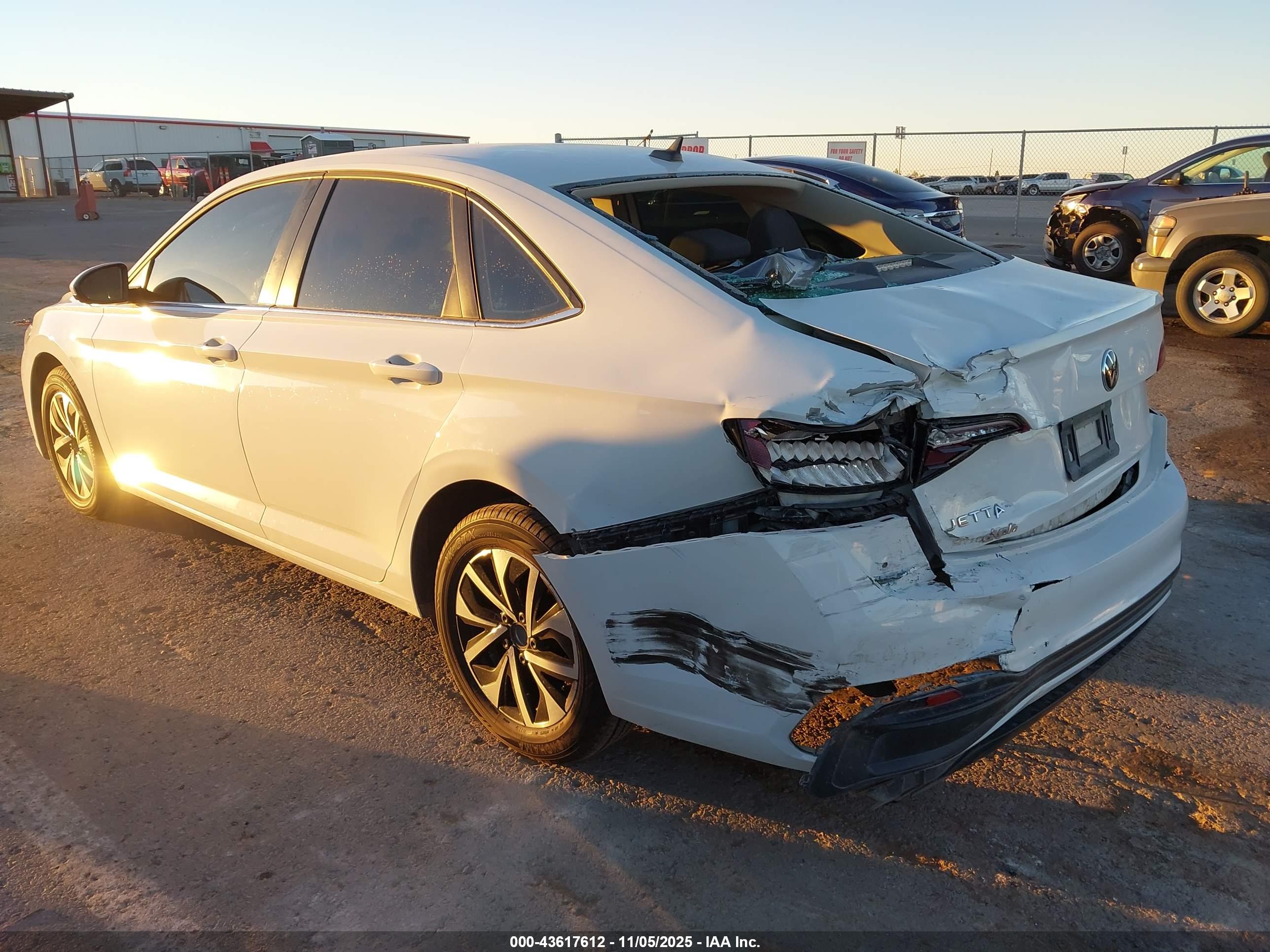 VOLKSWAGEN JETTA image 3