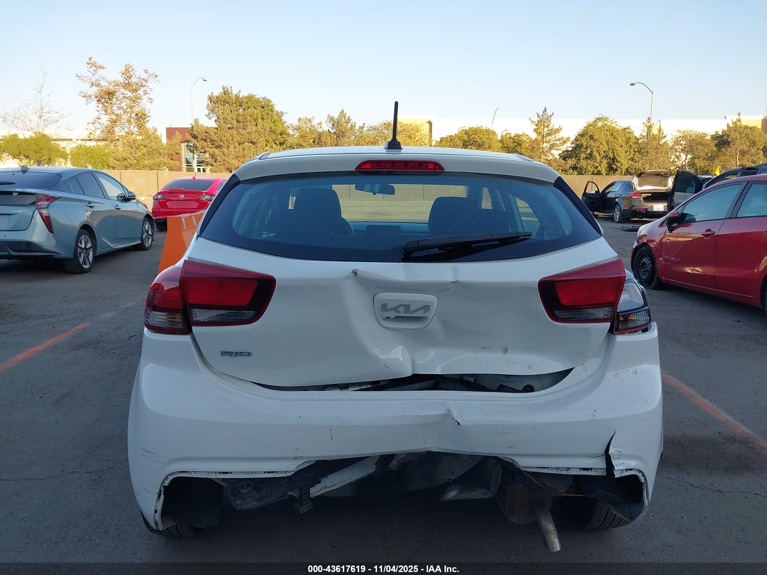 KIA RIO image 6