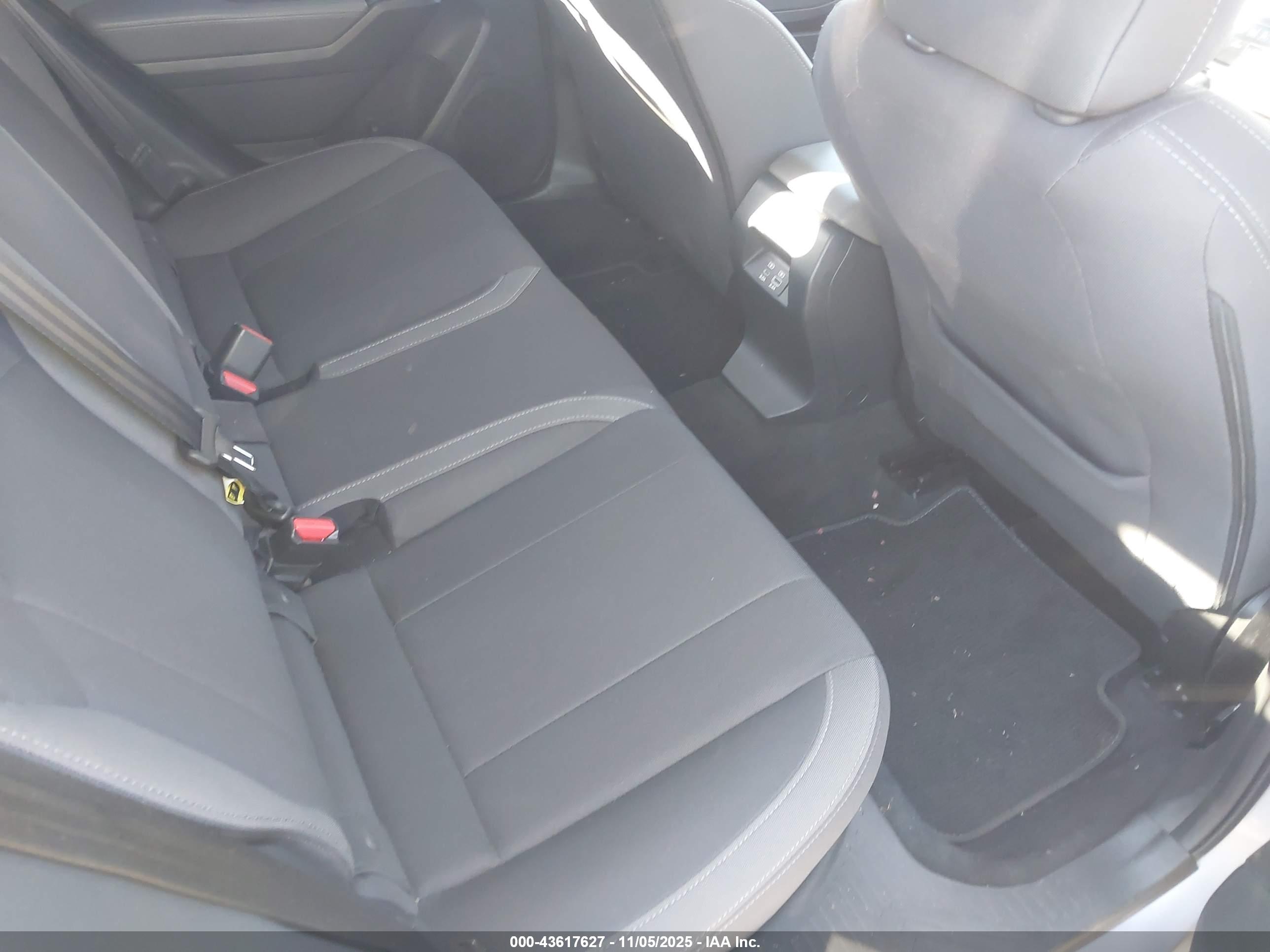 SUBARU CROSSTREK image 8