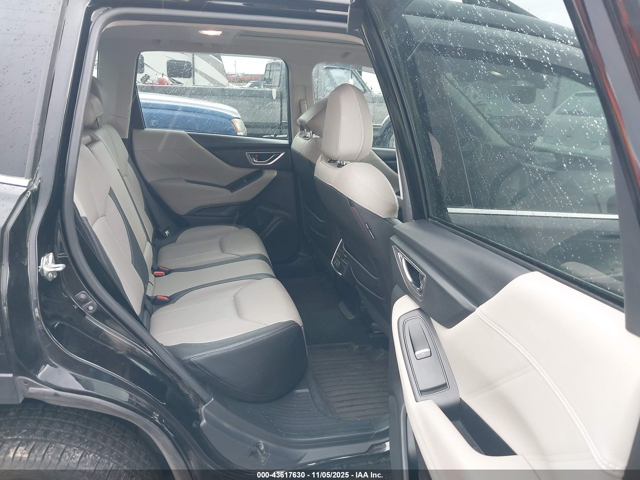 SUBARU FORESTER image 8