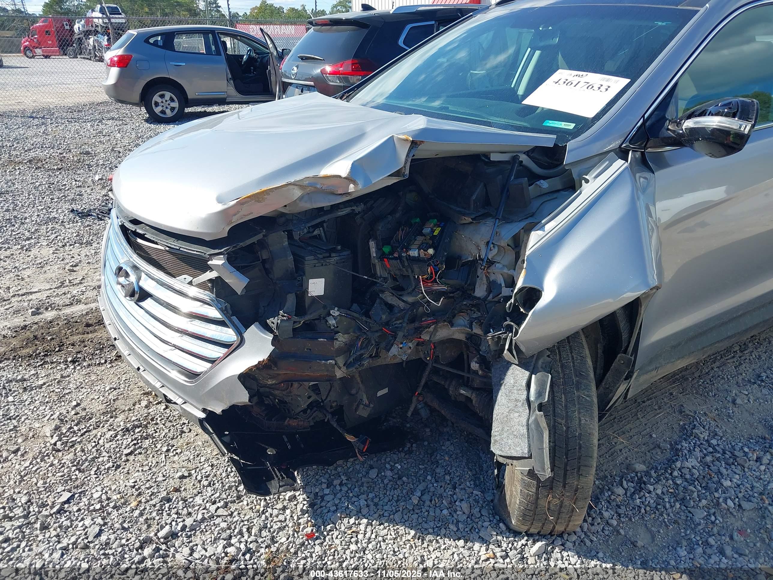 HYUNDAI SANTA image 6