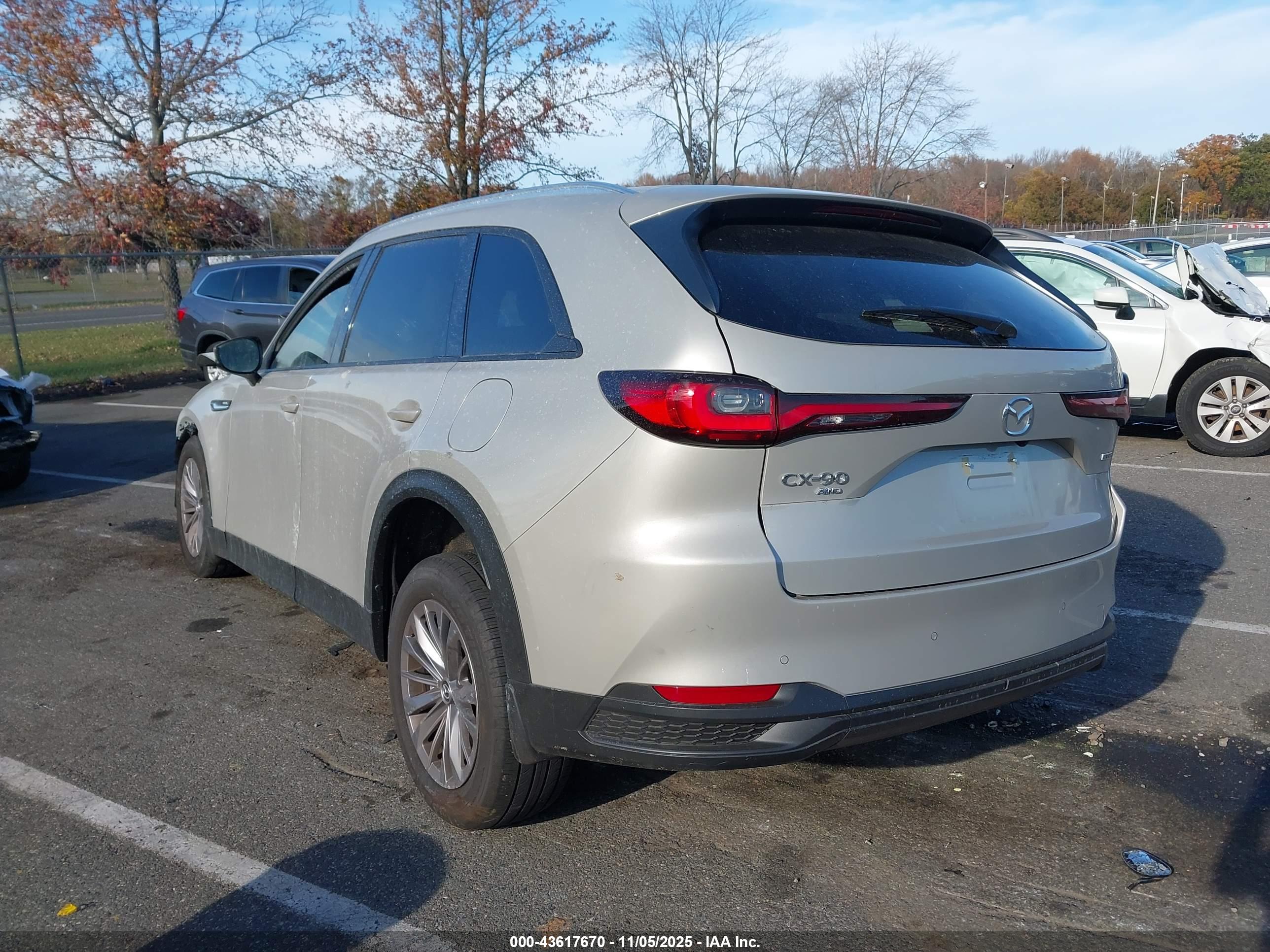 MAZDA CX-90 image 3
