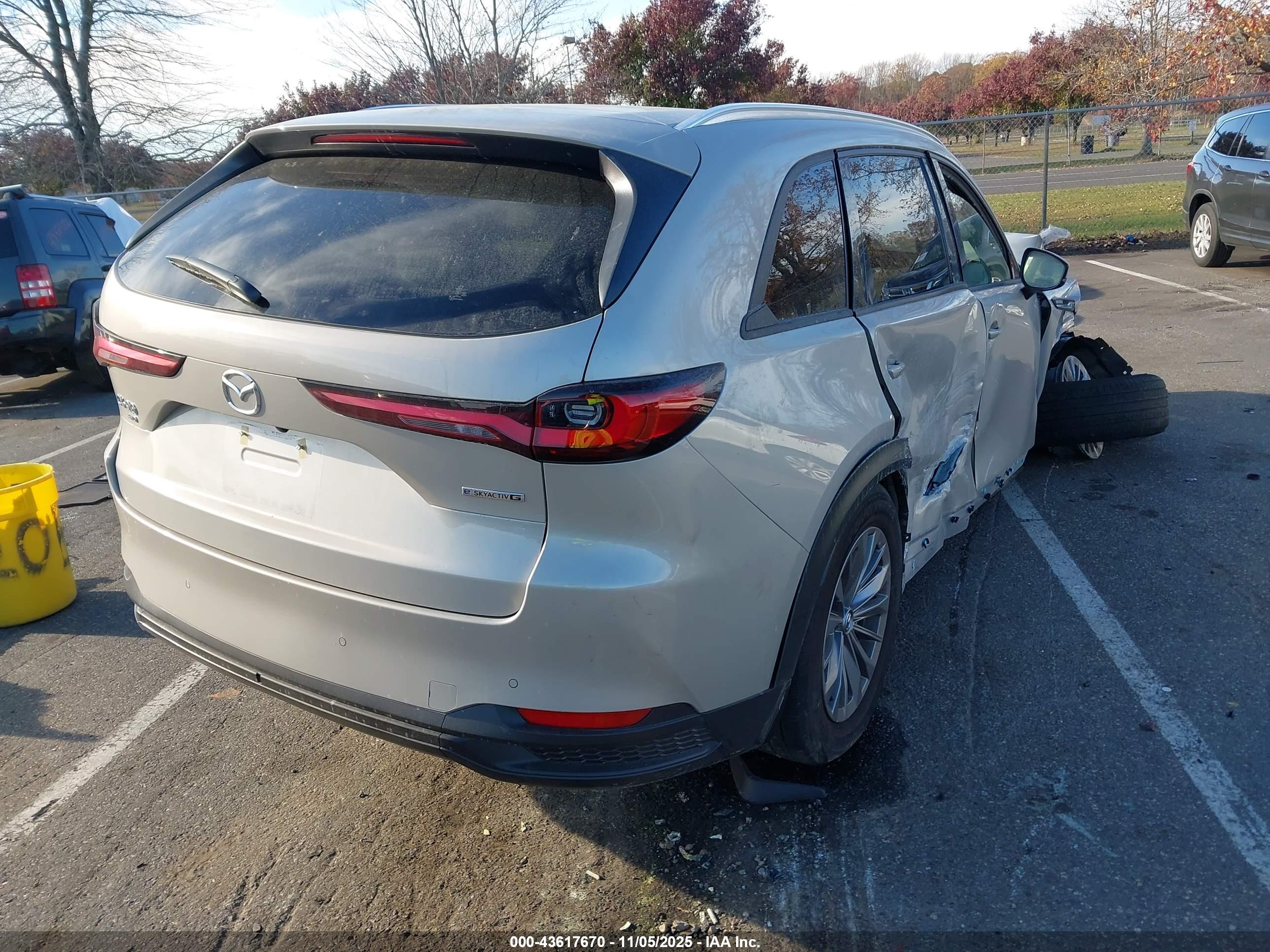 MAZDA CX-90 image 4