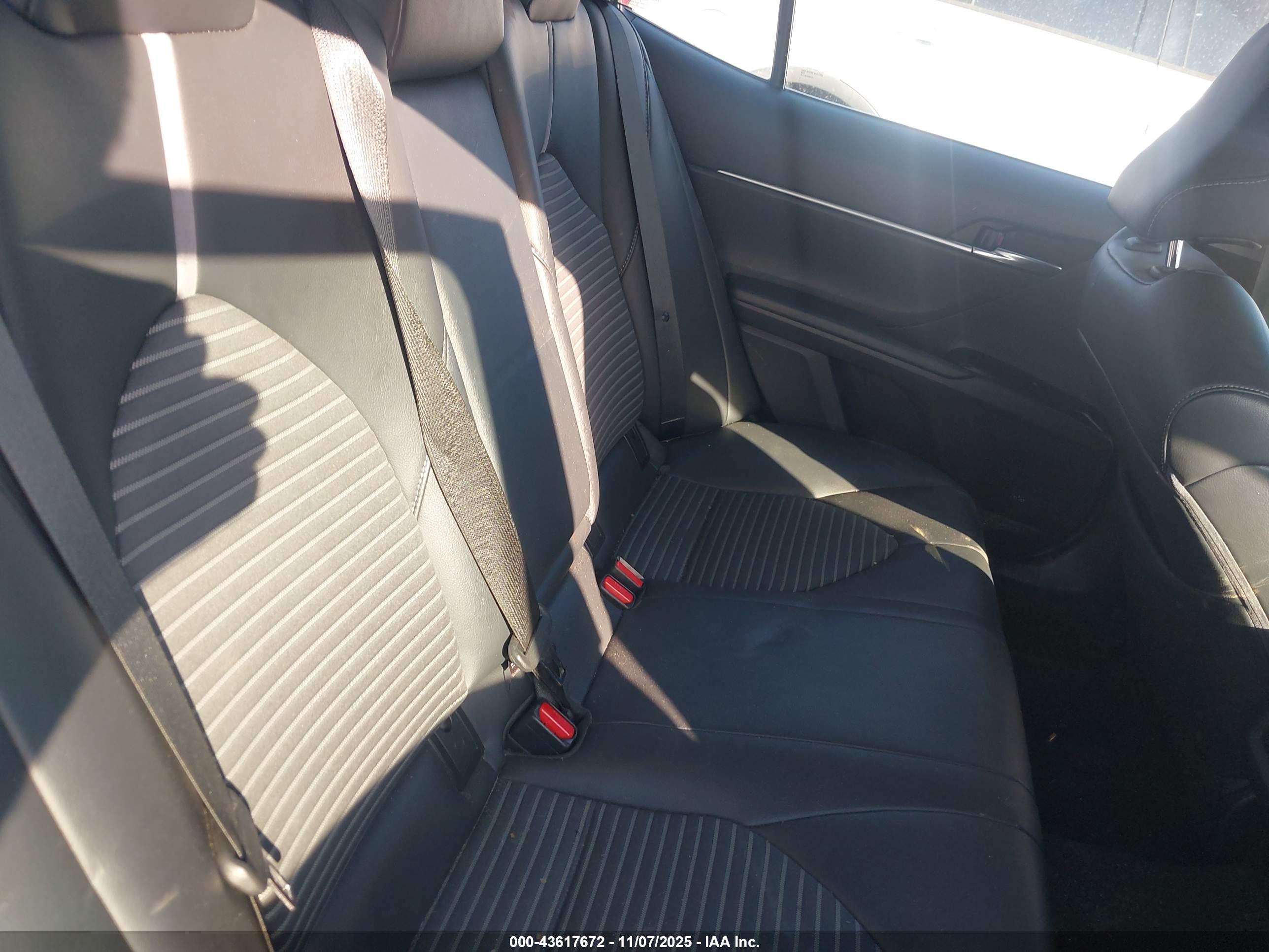 TOYOTA CAMRY image 8