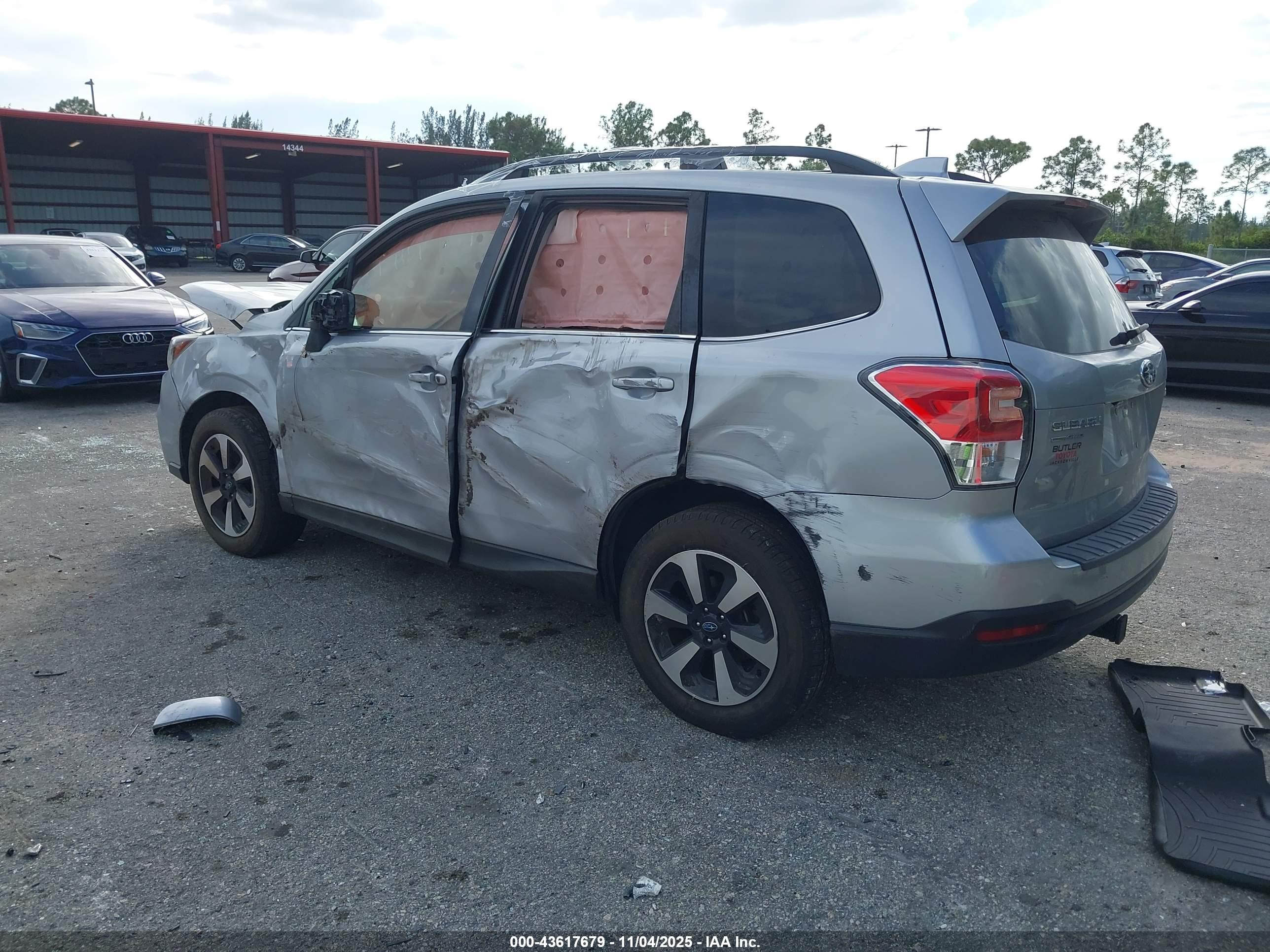 SUBARU FORESTER image 3