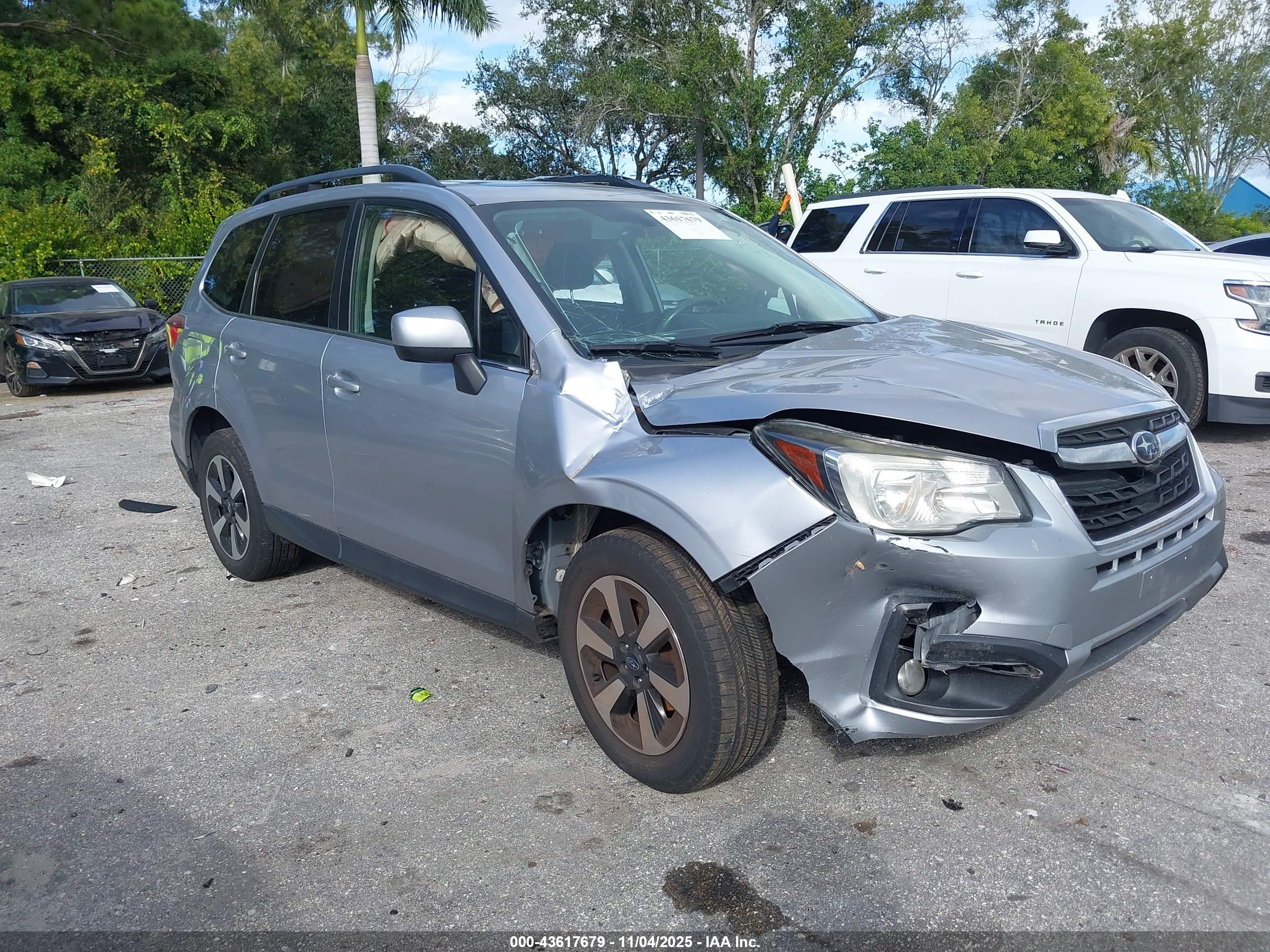 SUBARU FORESTER image 6