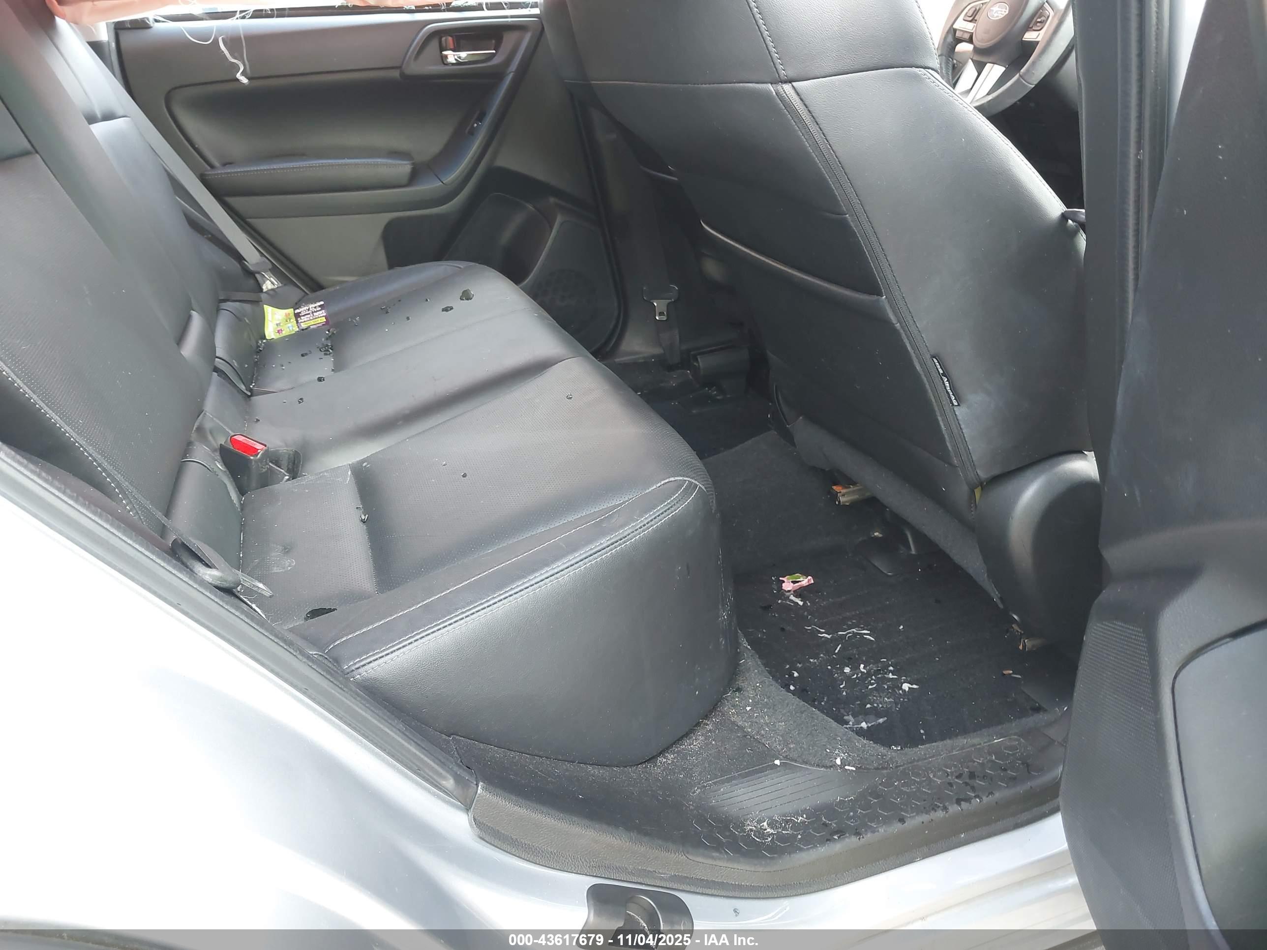 SUBARU FORESTER image 8