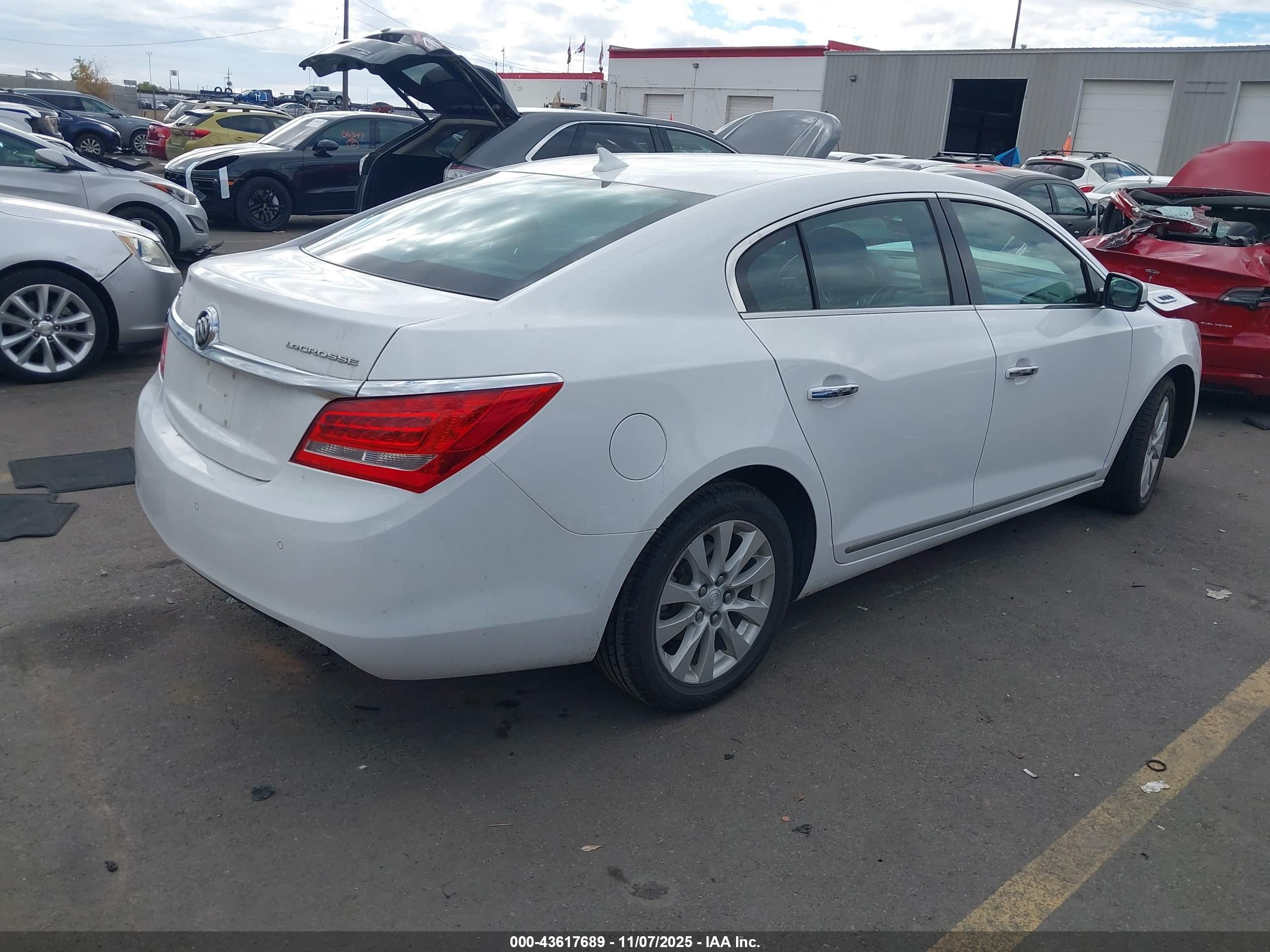 BUICK LACROSSE image 4