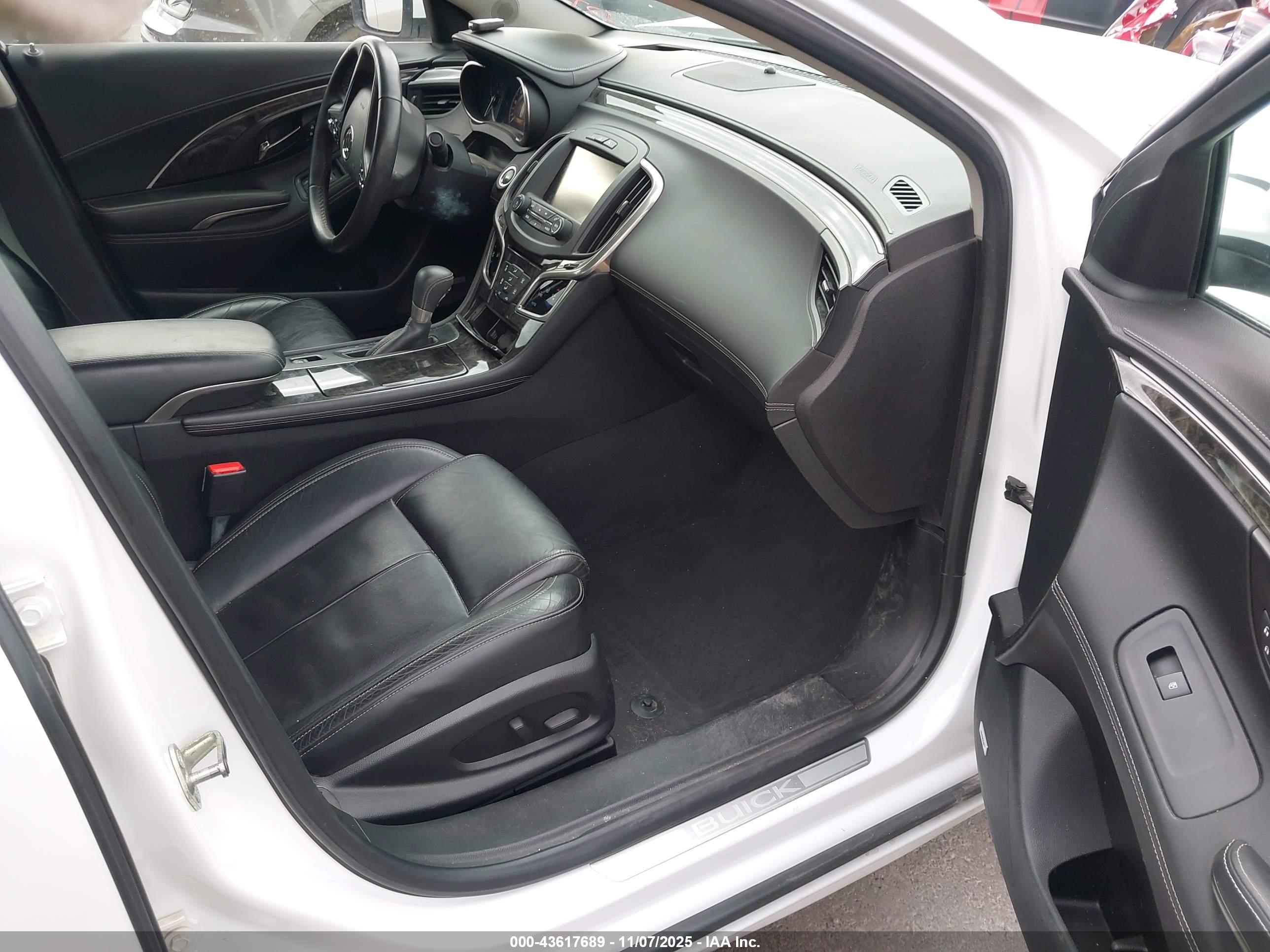 BUICK LACROSSE image 5