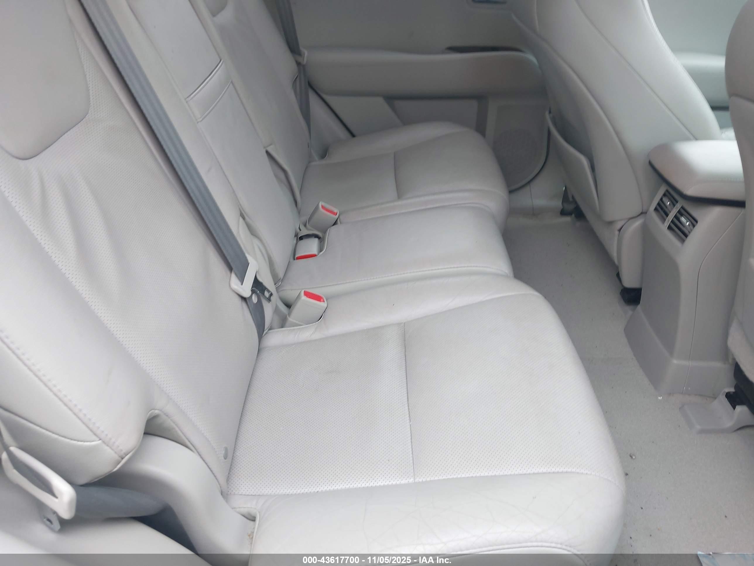 LEXUS RX image 8