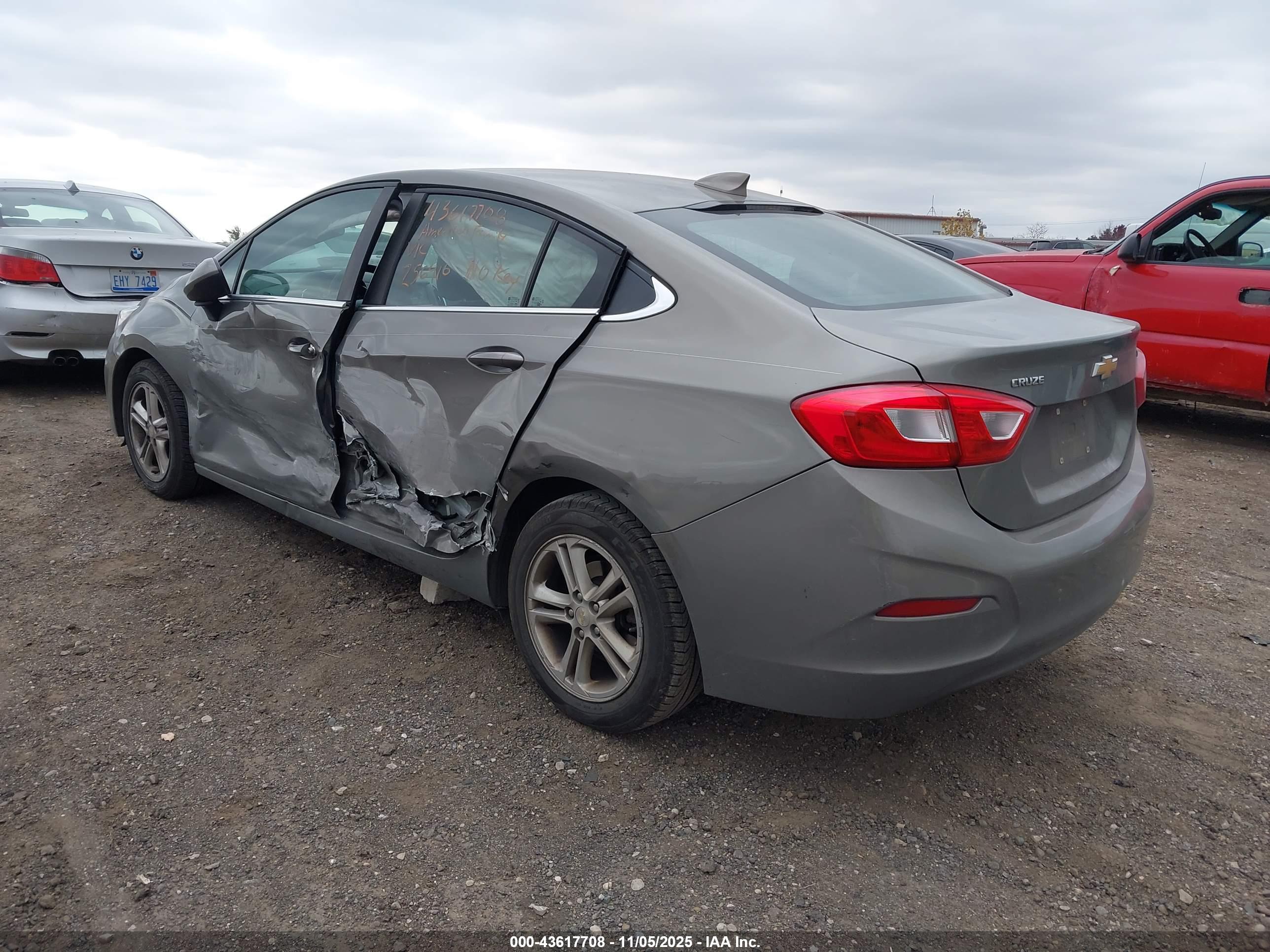 CHEVROLET CRUZE image 3