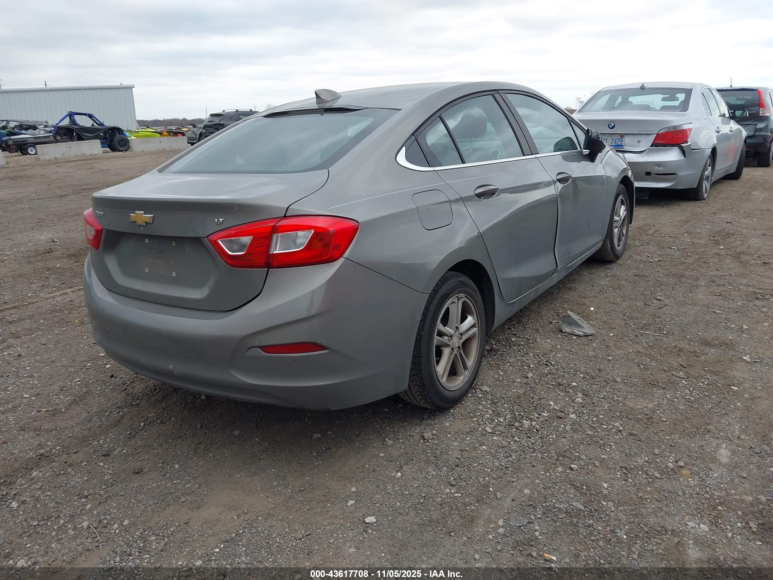 CHEVROLET CRUZE image 4