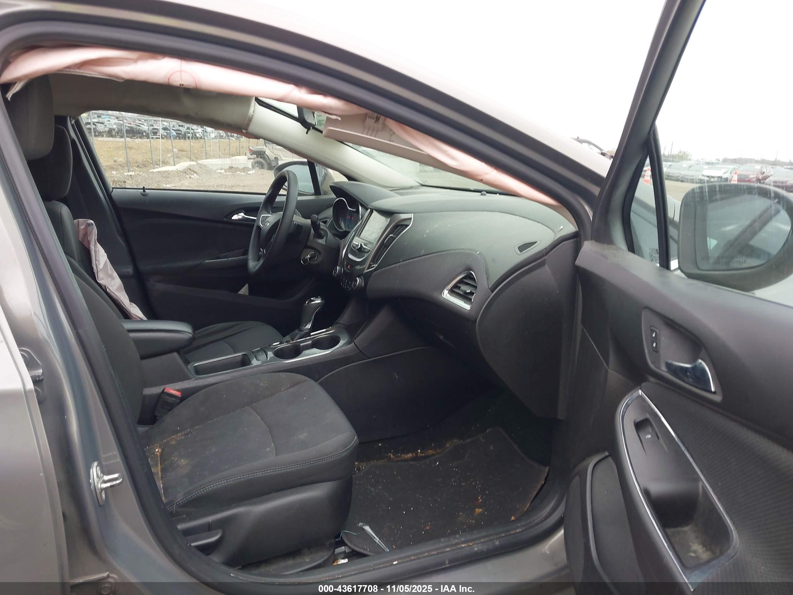 CHEVROLET CRUZE image 5