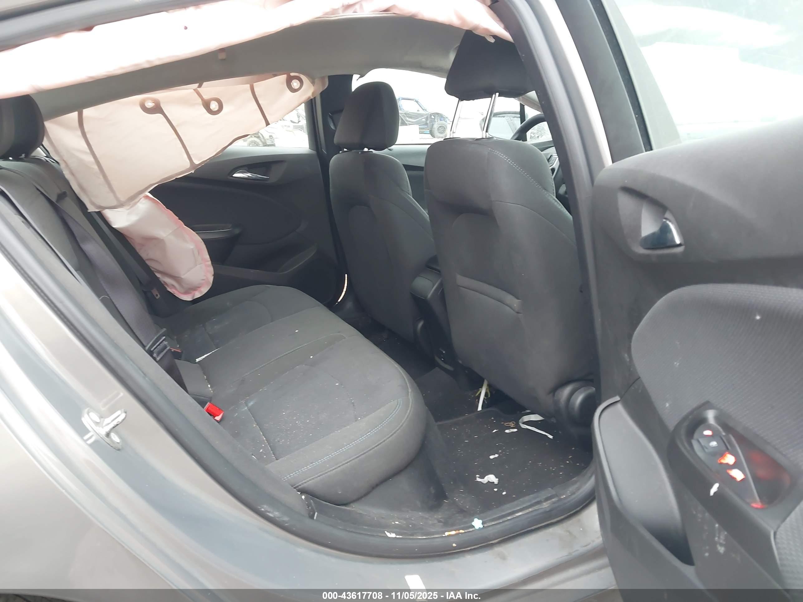 CHEVROLET CRUZE image 8