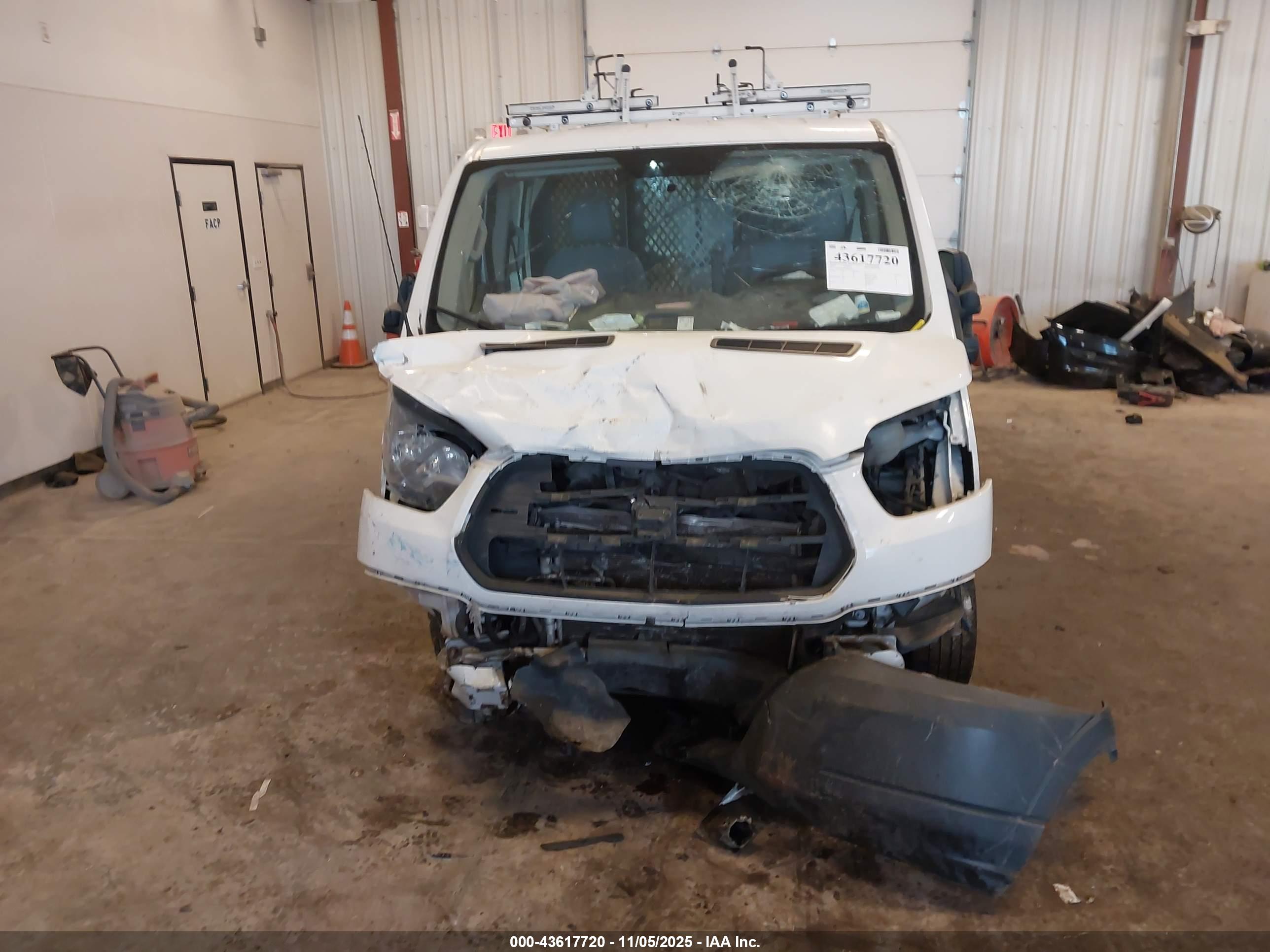 FORD TRANSIT-350 image 6