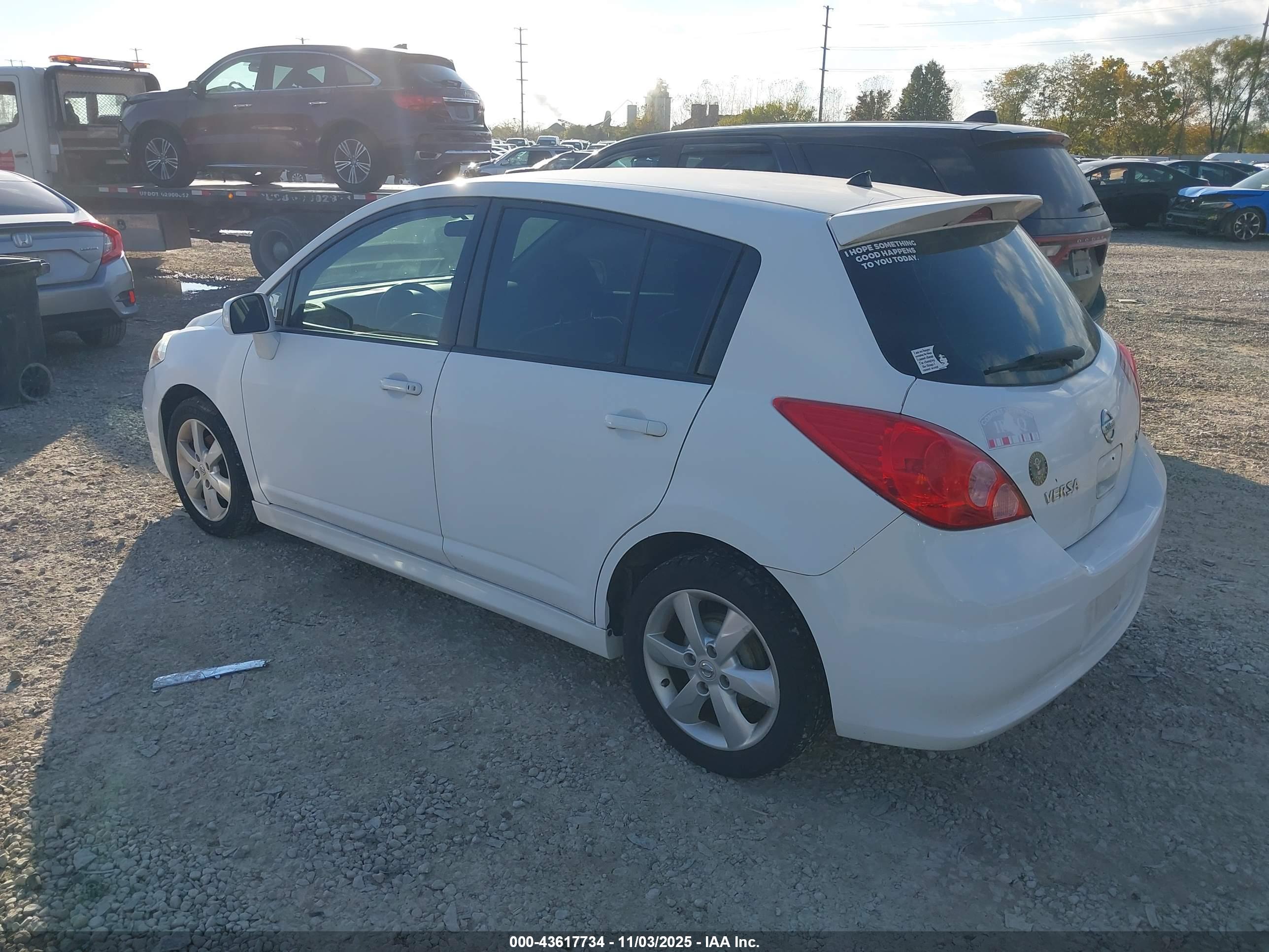 NISSAN VERSA image 3
