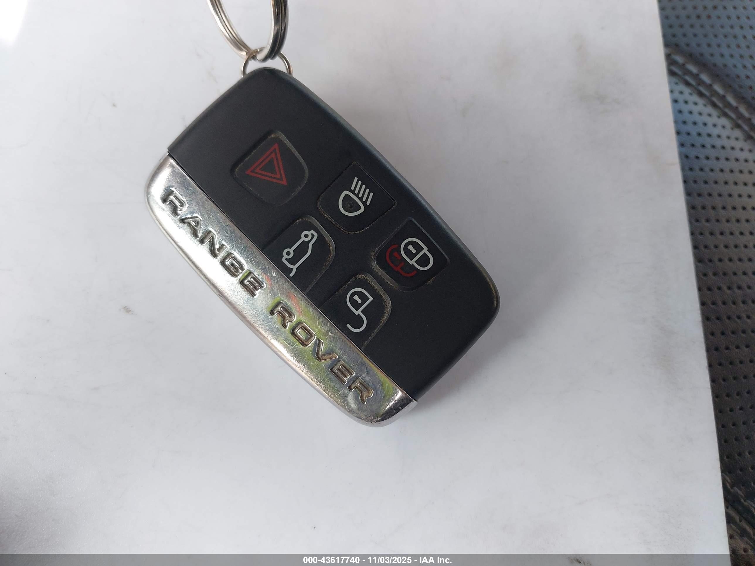 LAND ROVER image 11